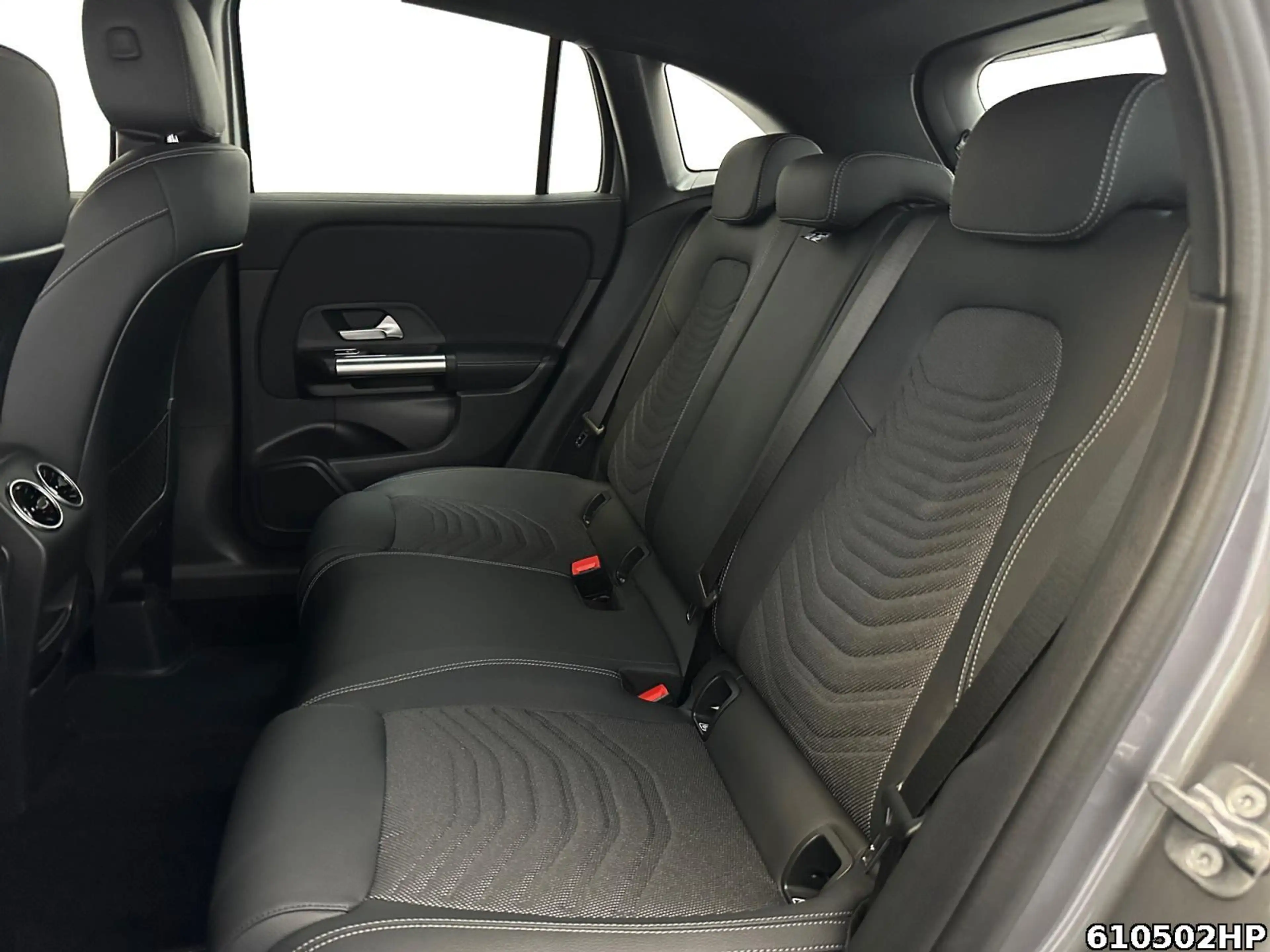 Mercedes-Benz GLA 200 Progressive AHK Rückfahrkamera LED Spurh — photo 13