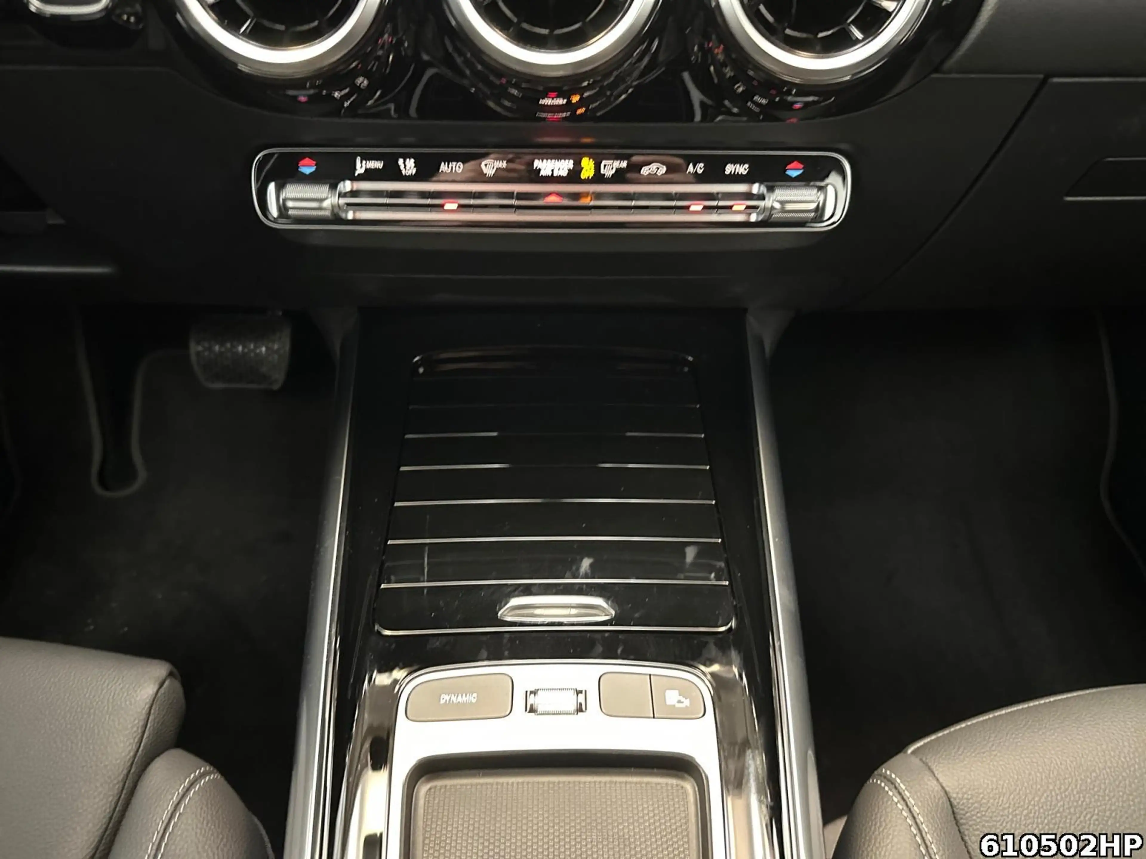 Mercedes-Benz GLA 200 Progressive AHK Rückfahrkamera LED Spurh — photo 11