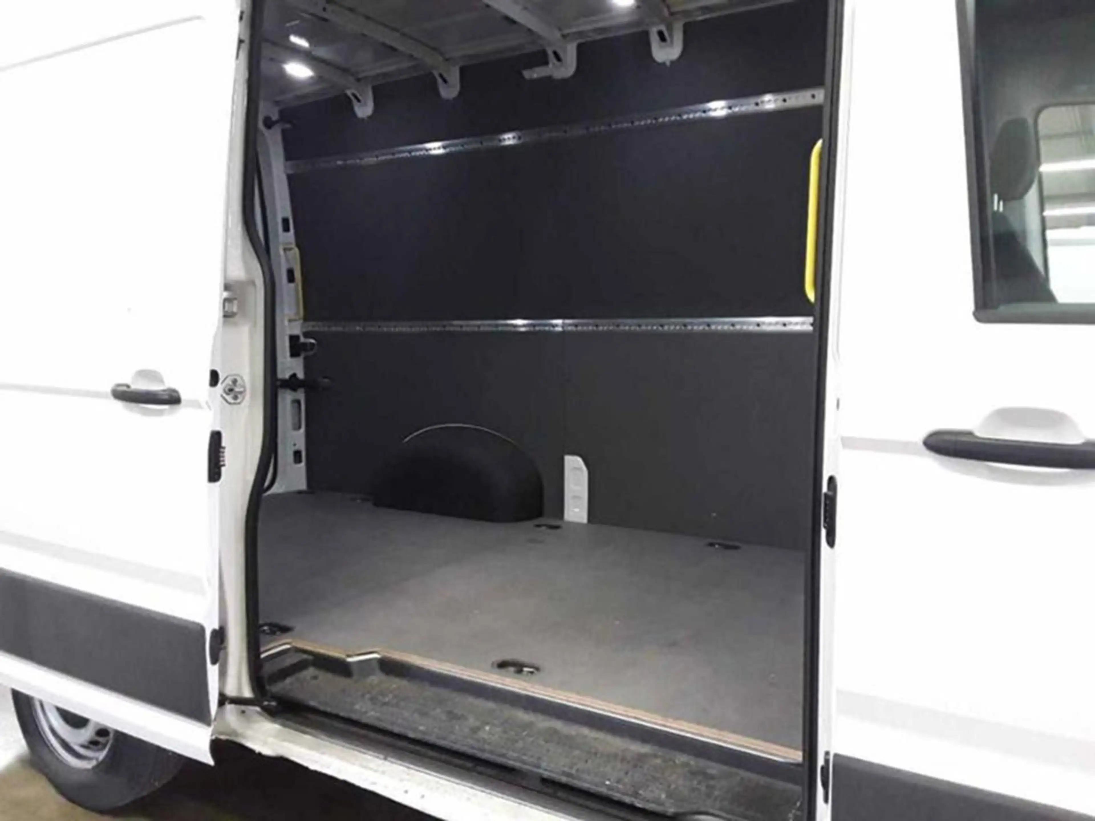 Volkswagen Crafter Kasten 35 L3H3 NAV AHK oh.Schäden 5J.Gar — photo 7