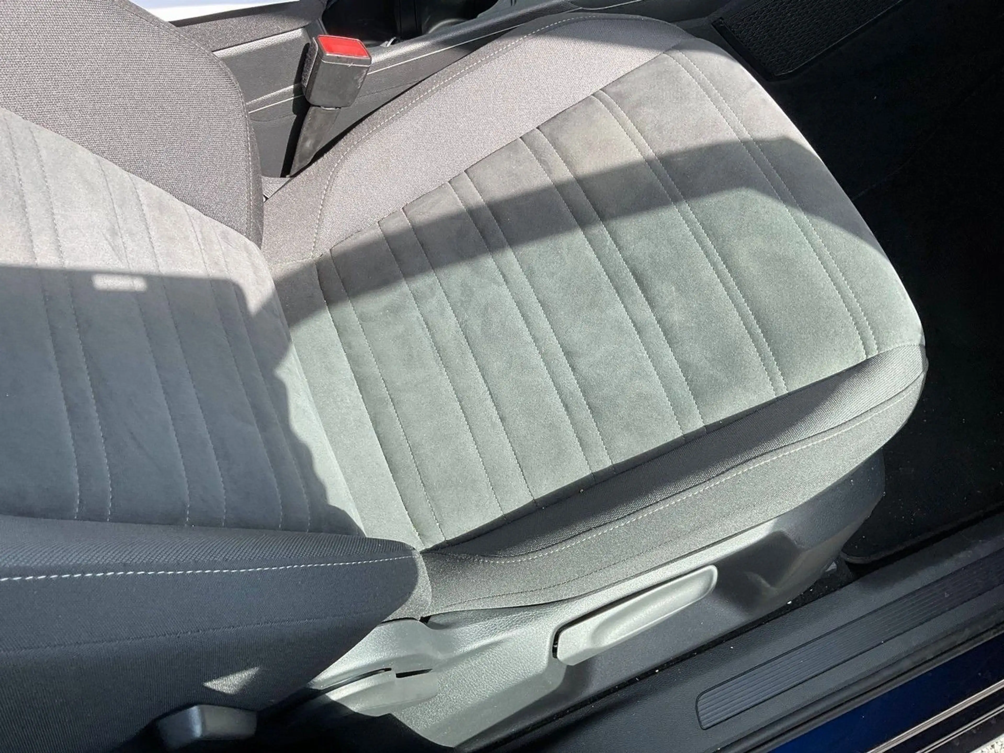 Volkswagen Touran 2,0 TDI DSG*VIRTUAL*KAM*ACC*7-SITZE*VOLL — photo 12