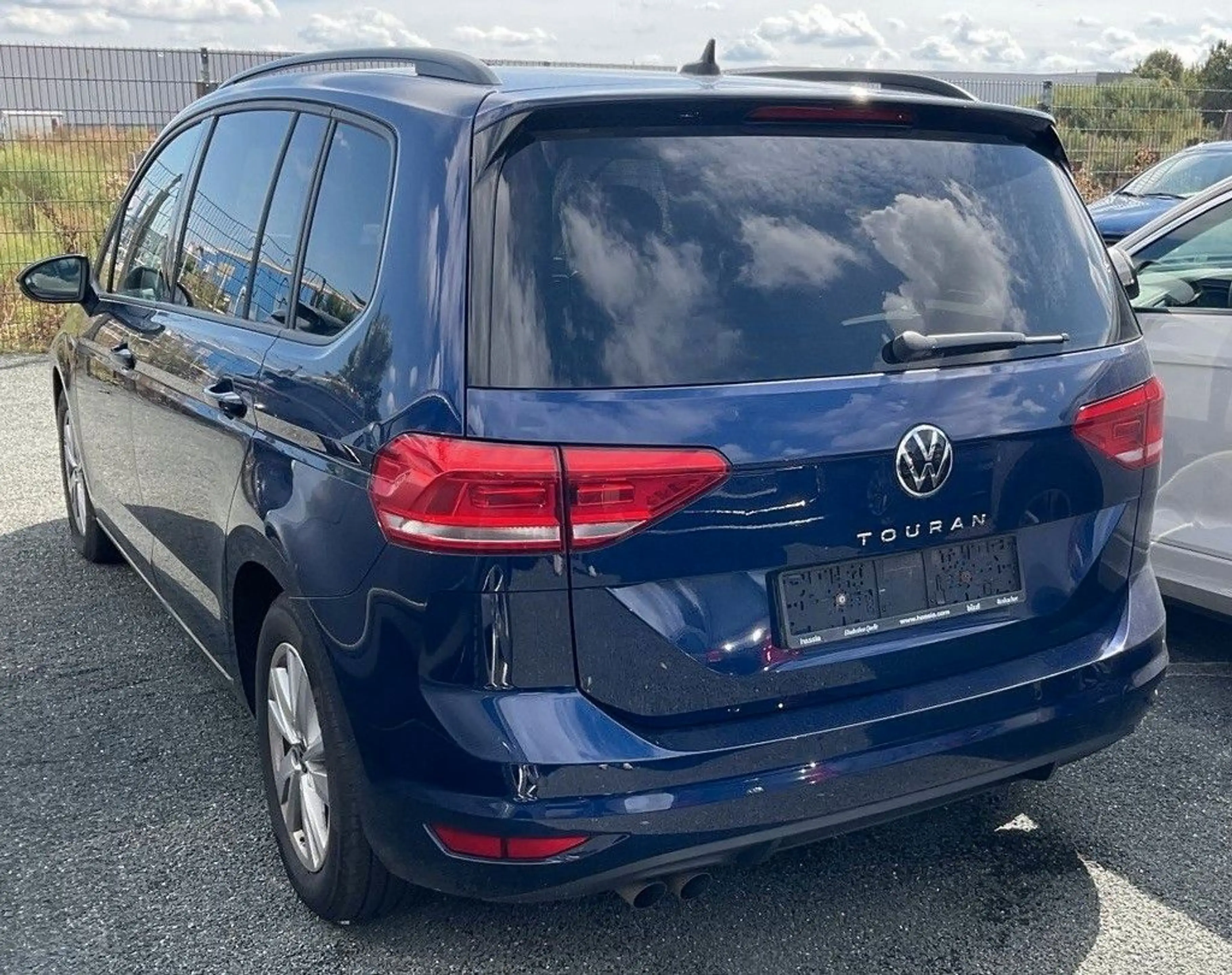 Volkswagen Touran 2,0 TDI DSG*VIRTUAL*KAM*ACC*7-SITZE*VOLL — photo 2