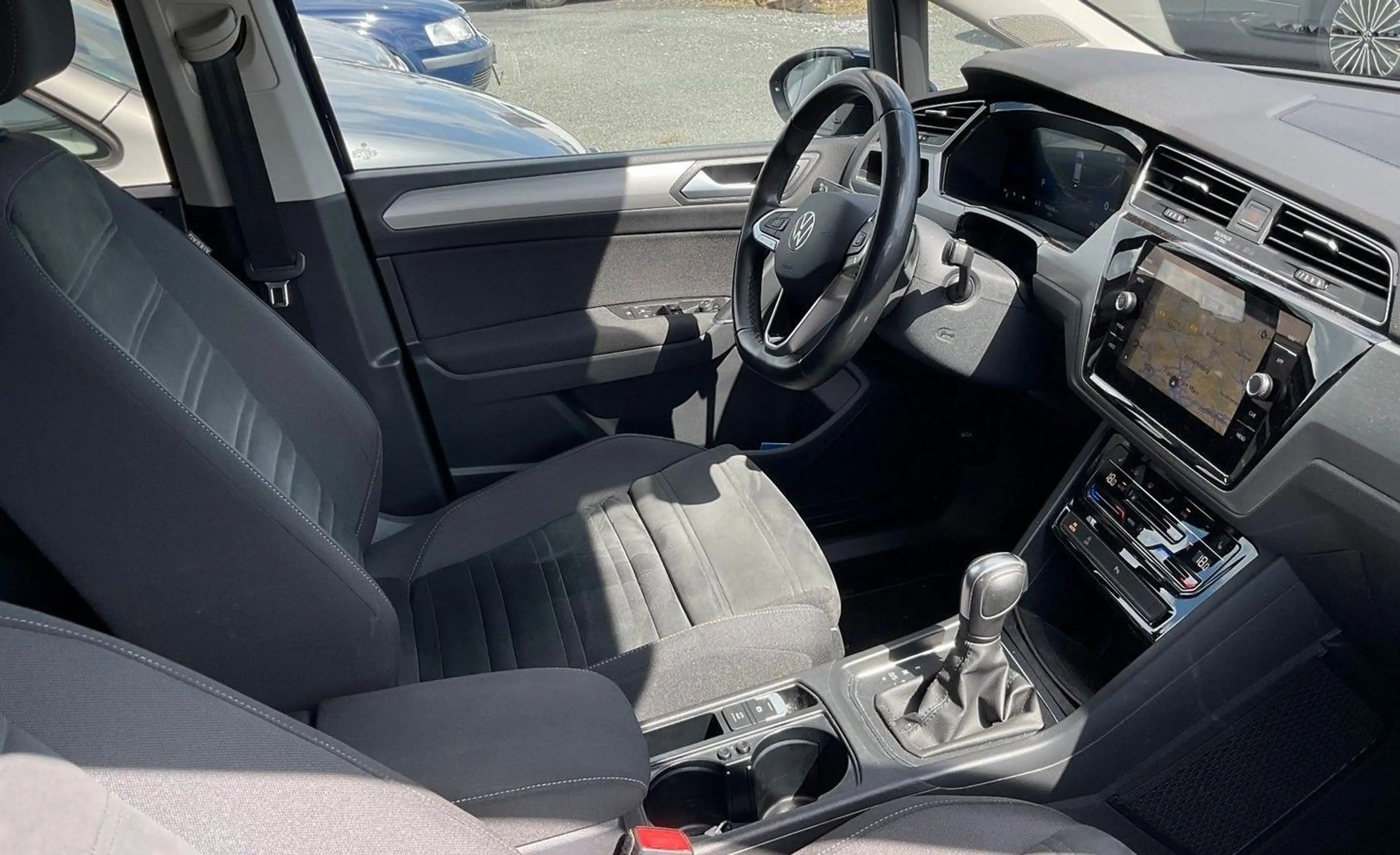 Volkswagen Touran 2,0 TDI DSG*VIRTUAL*KAM*ACC*7-SITZE*VOLL — photo 4