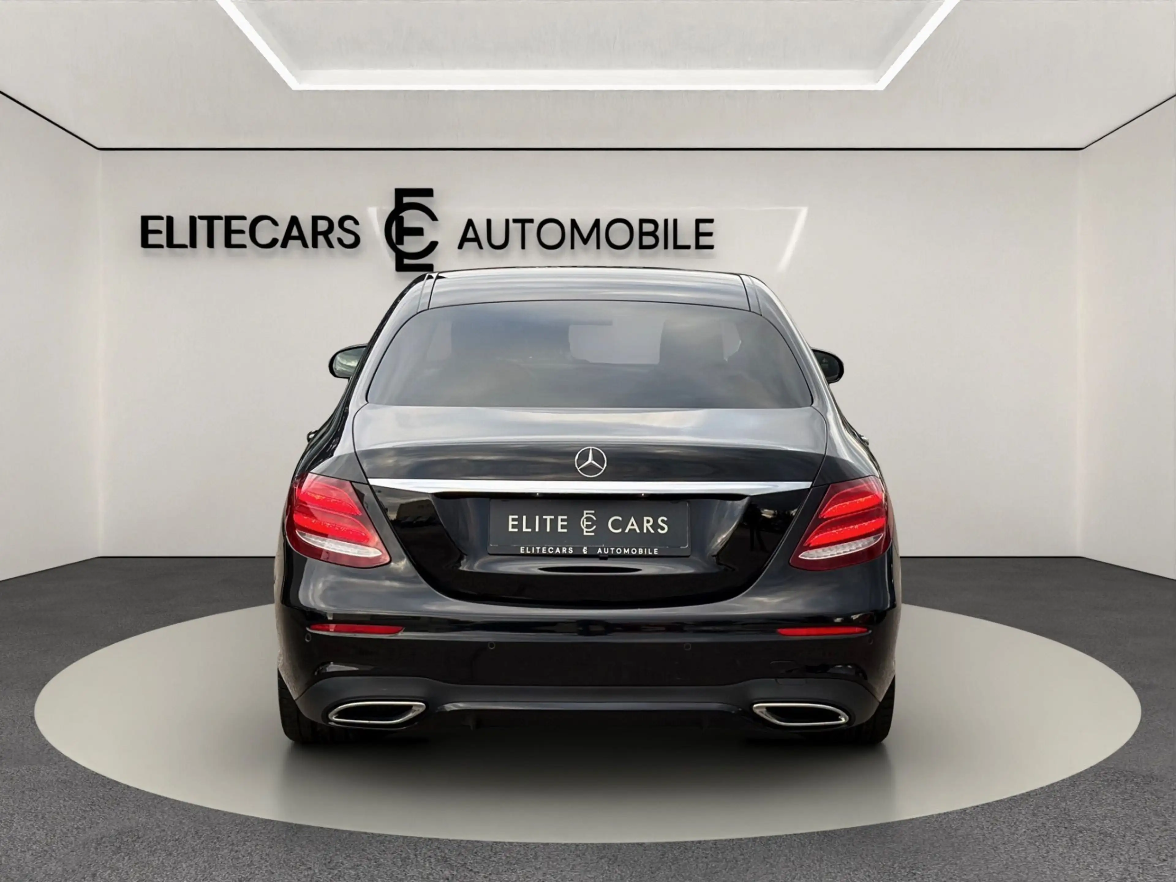 Mercedes-Benz E 220 D AMG-LINE AB WERK / PARKPILOT / SHZ / TOP — photo 5