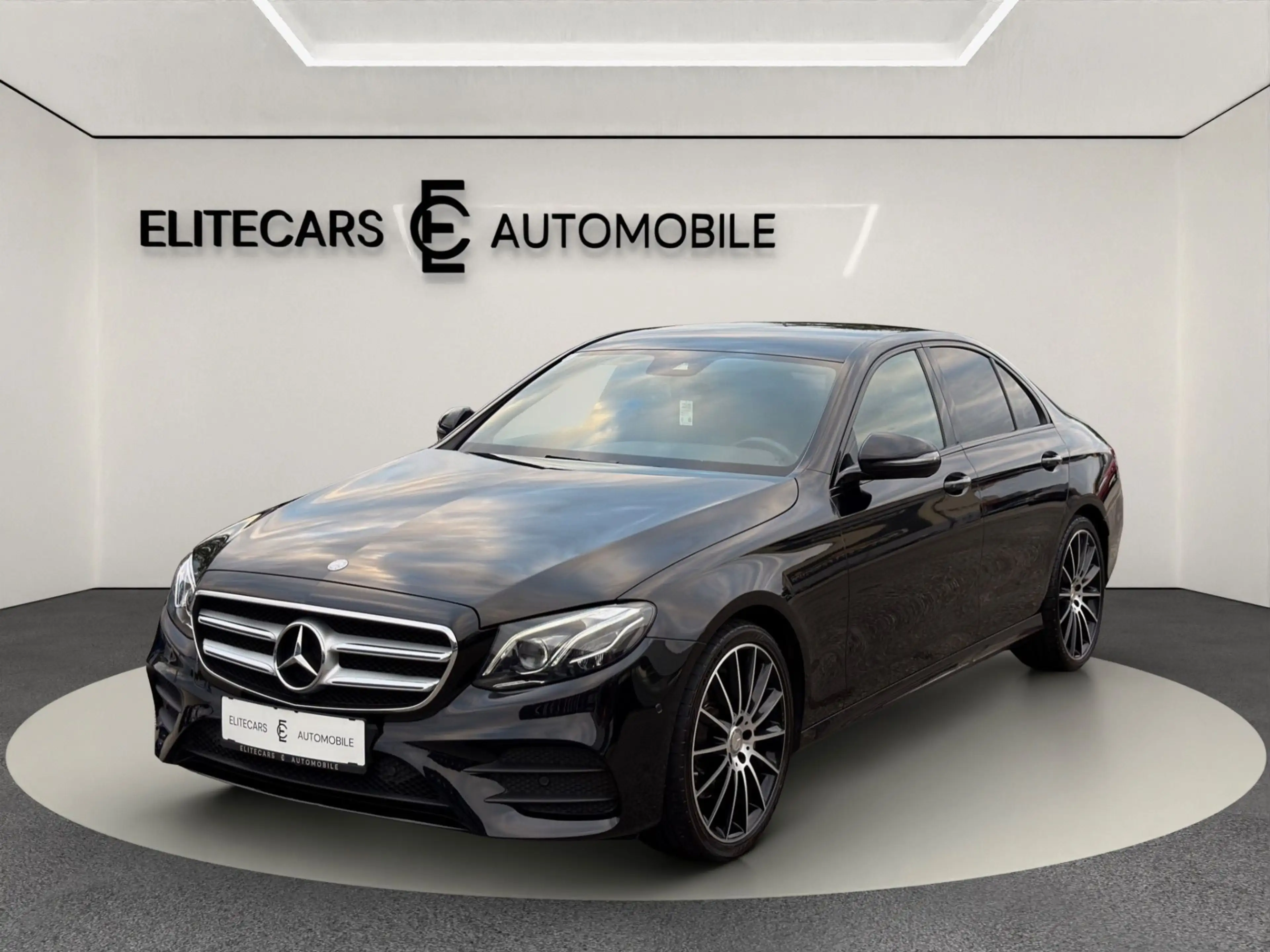 Mercedes-Benz E 220 D AMG-LINE AB WERK / PARKPILOT / SHZ / TOP — photo 8