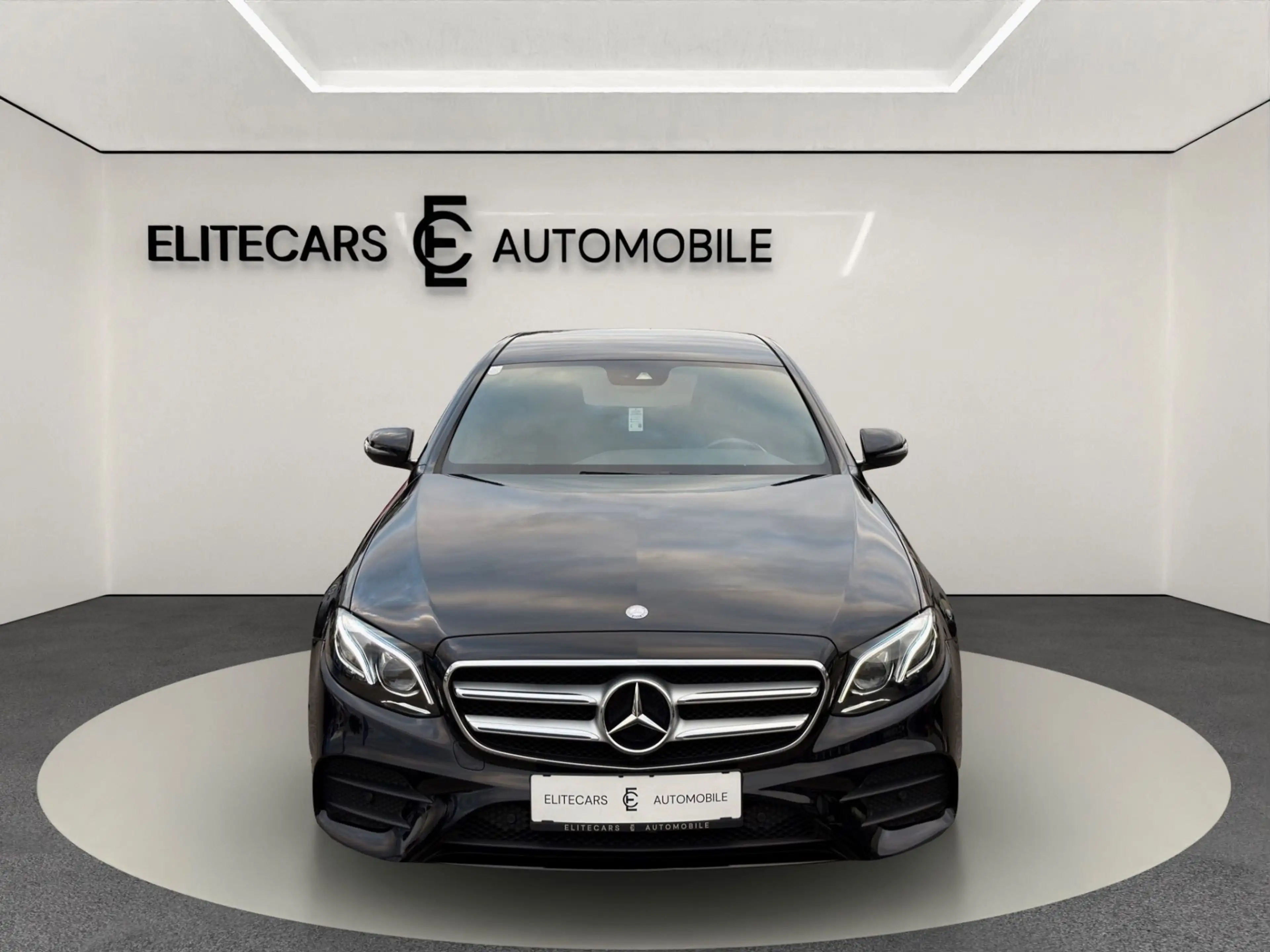 Mercedes-Benz E 220 D AMG-LINE AB WERK / PARKPILOT / SHZ / TOP — photo 9