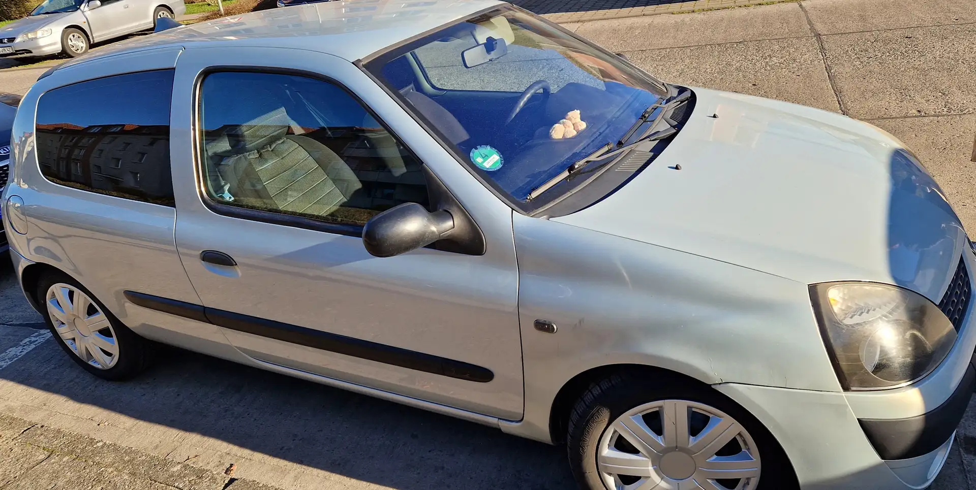 Renault Clio Clio 1.2 Authentique Silber - 1