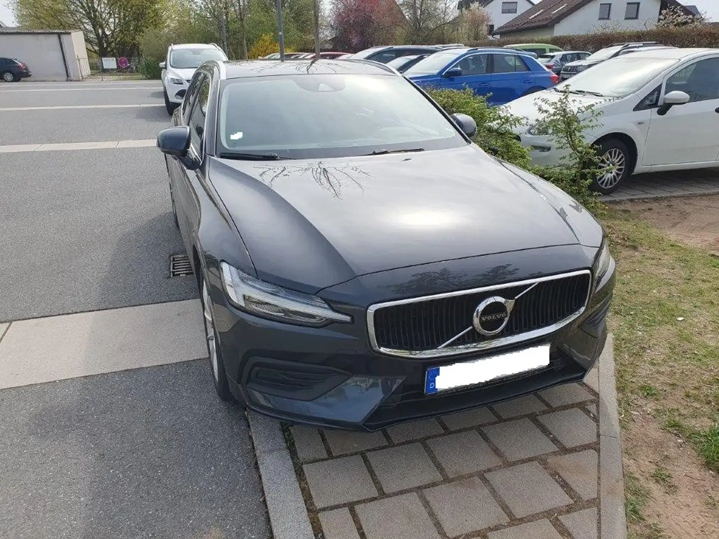 Volvo V60 V60 D4 Geartronic Momentum Pro Grau - 1
