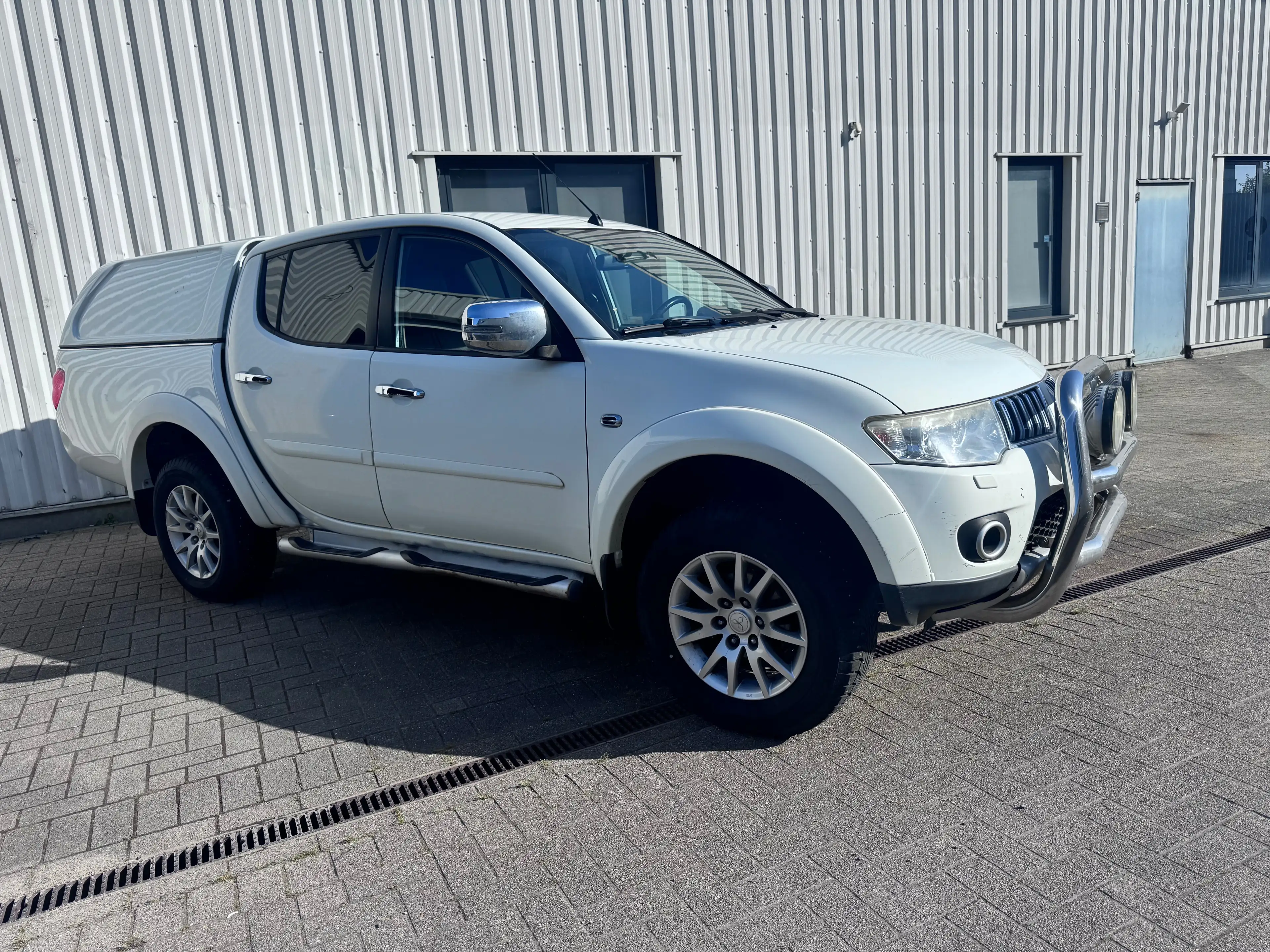 Mitsubishi L200 — photo 2