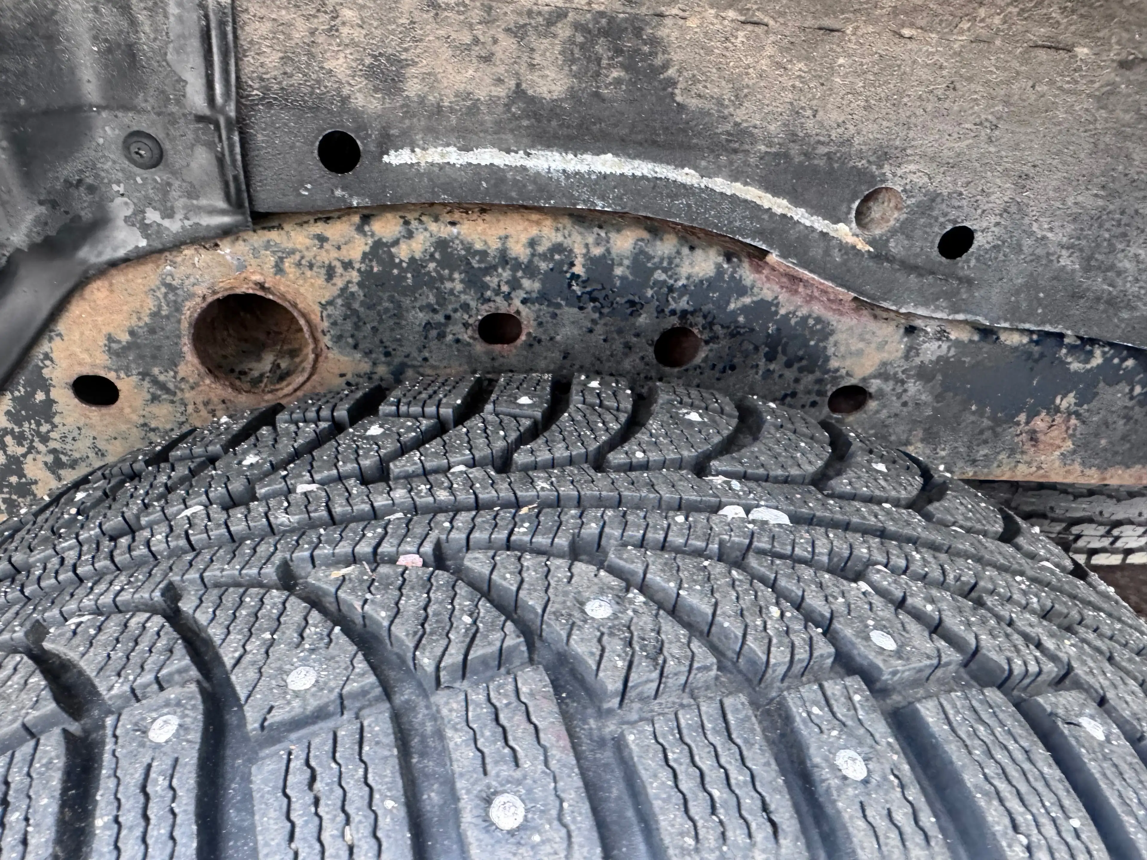 Mitsubishi L200 — photo 12