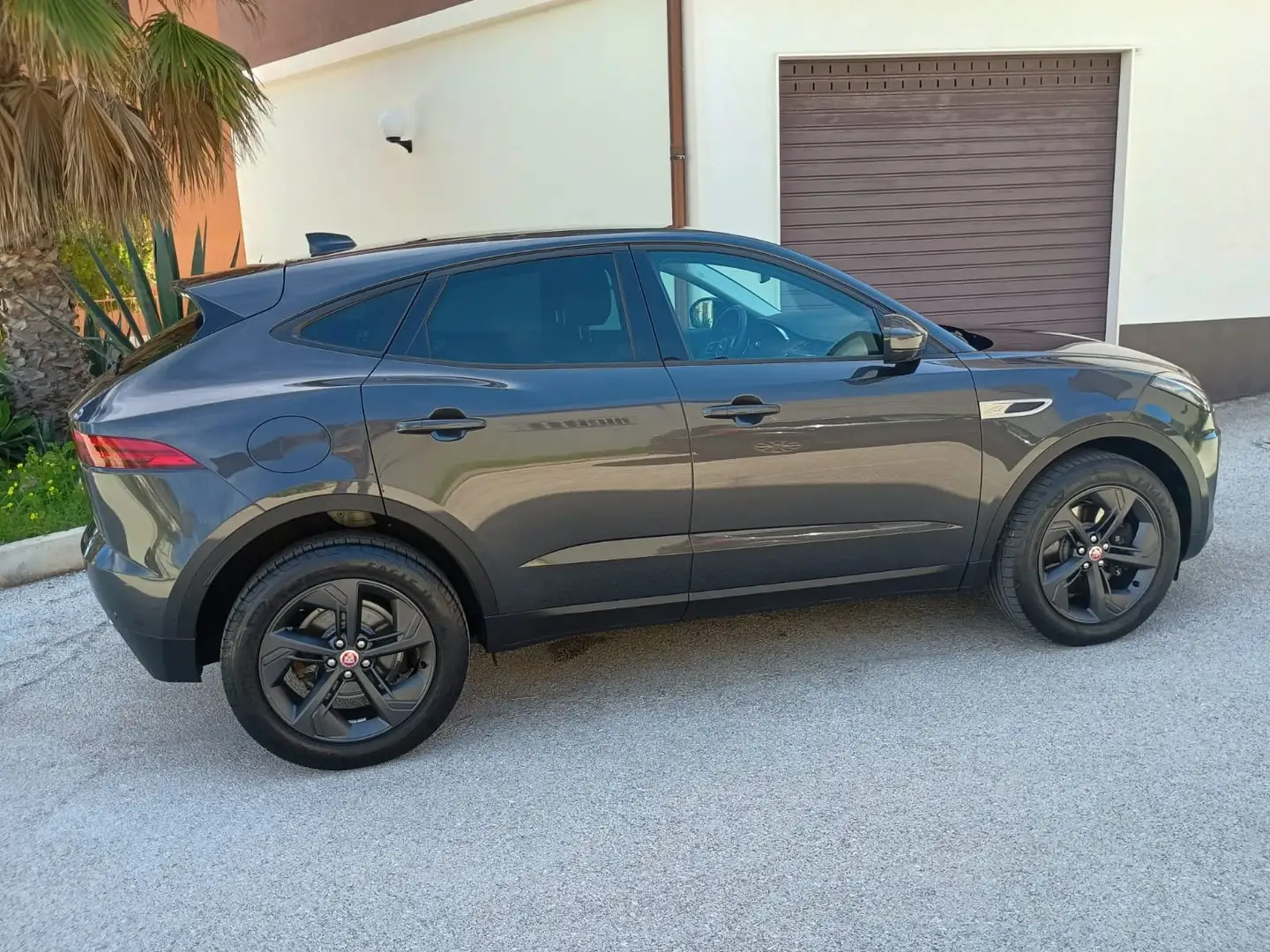Jaguar E-Pace E-Pace 1.5 i3 mhev R-Dynamic HSE fwd 160cv auto Grigio - 1