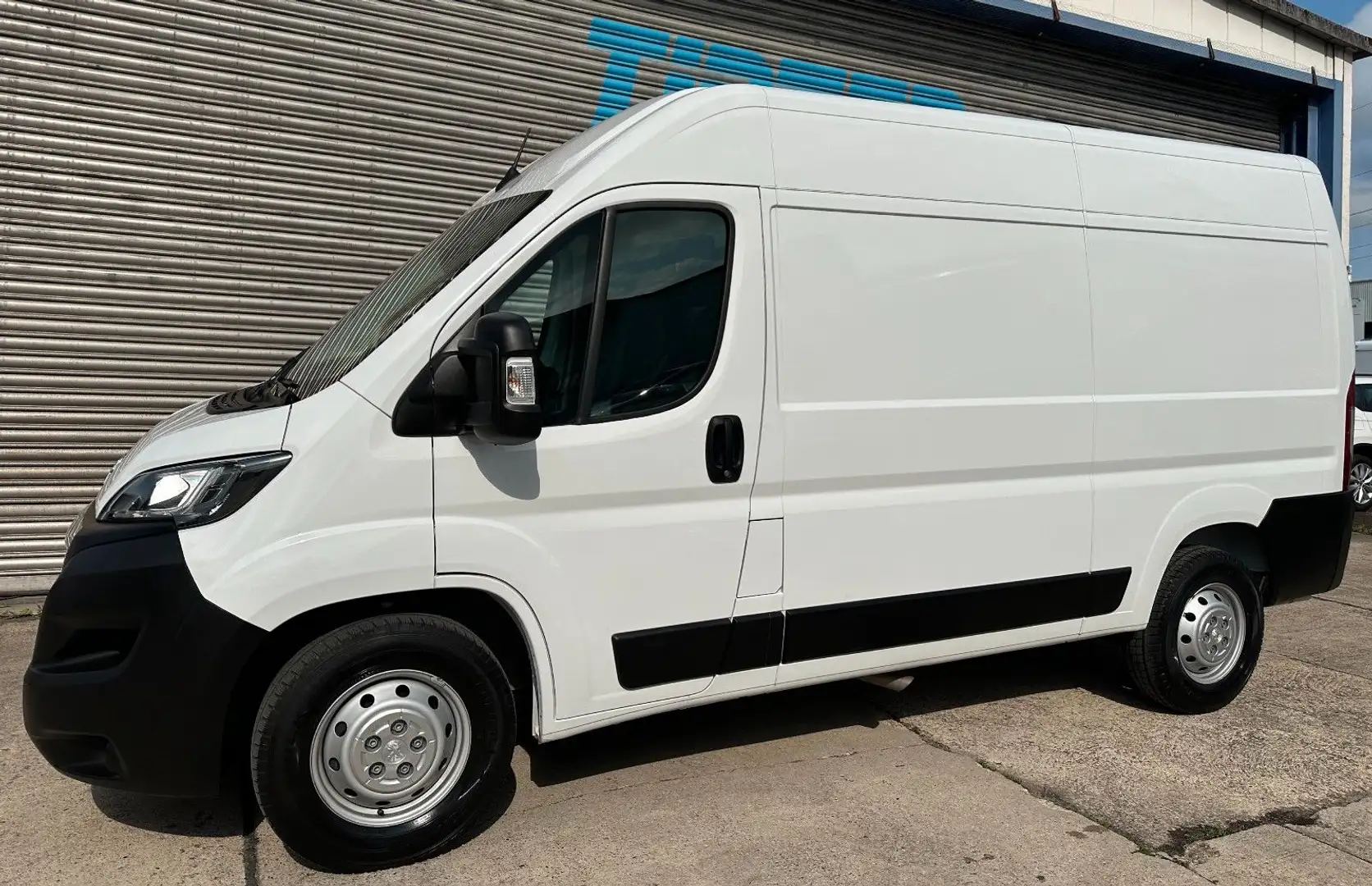 Peugeot Boxer Kasten Hochraum 435 L2H2 BlueHDi 140* Weiß - 1