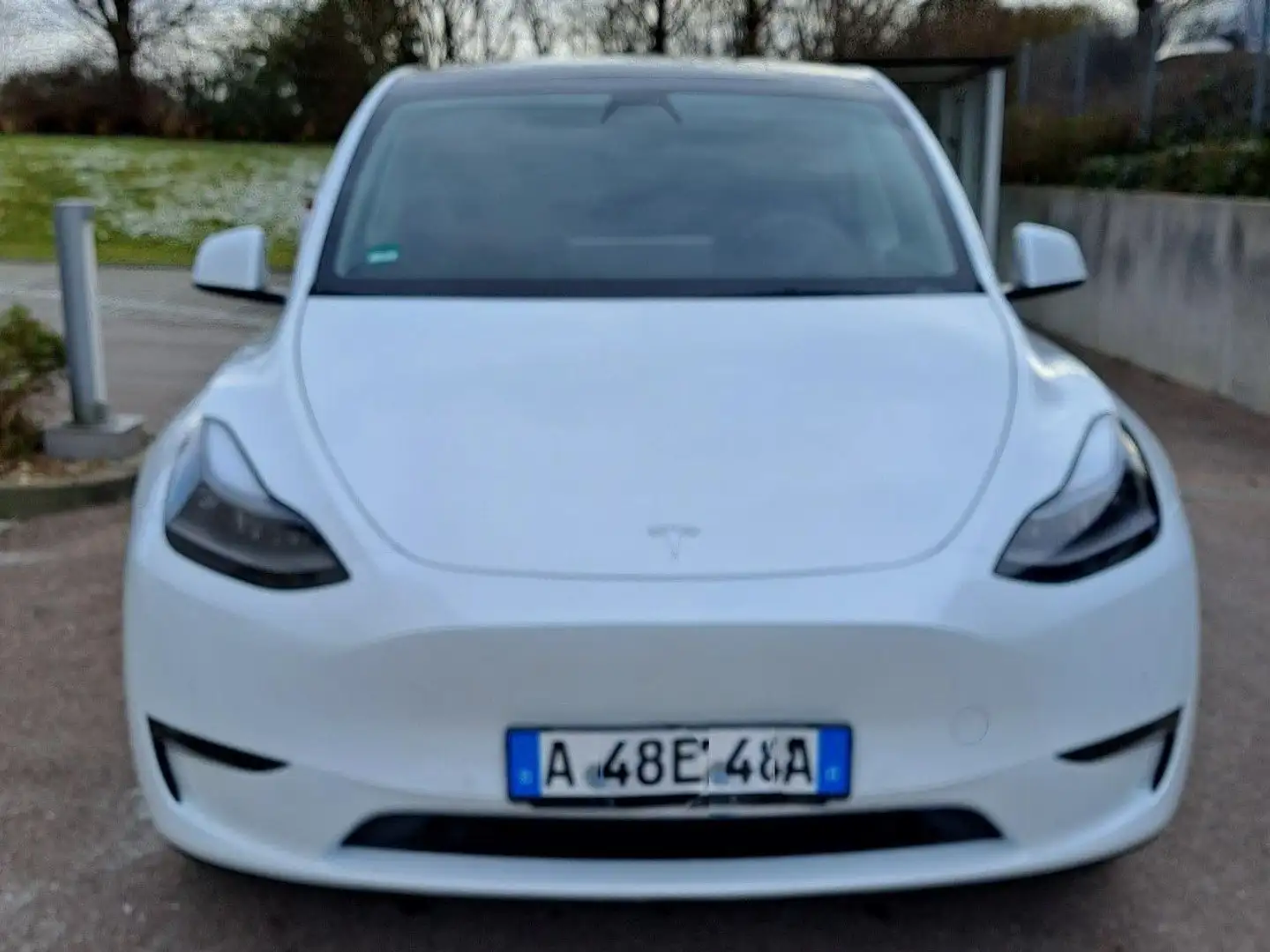 Tesla Model Y Model Y Long Range Dual Motor AWD Weiß - 1