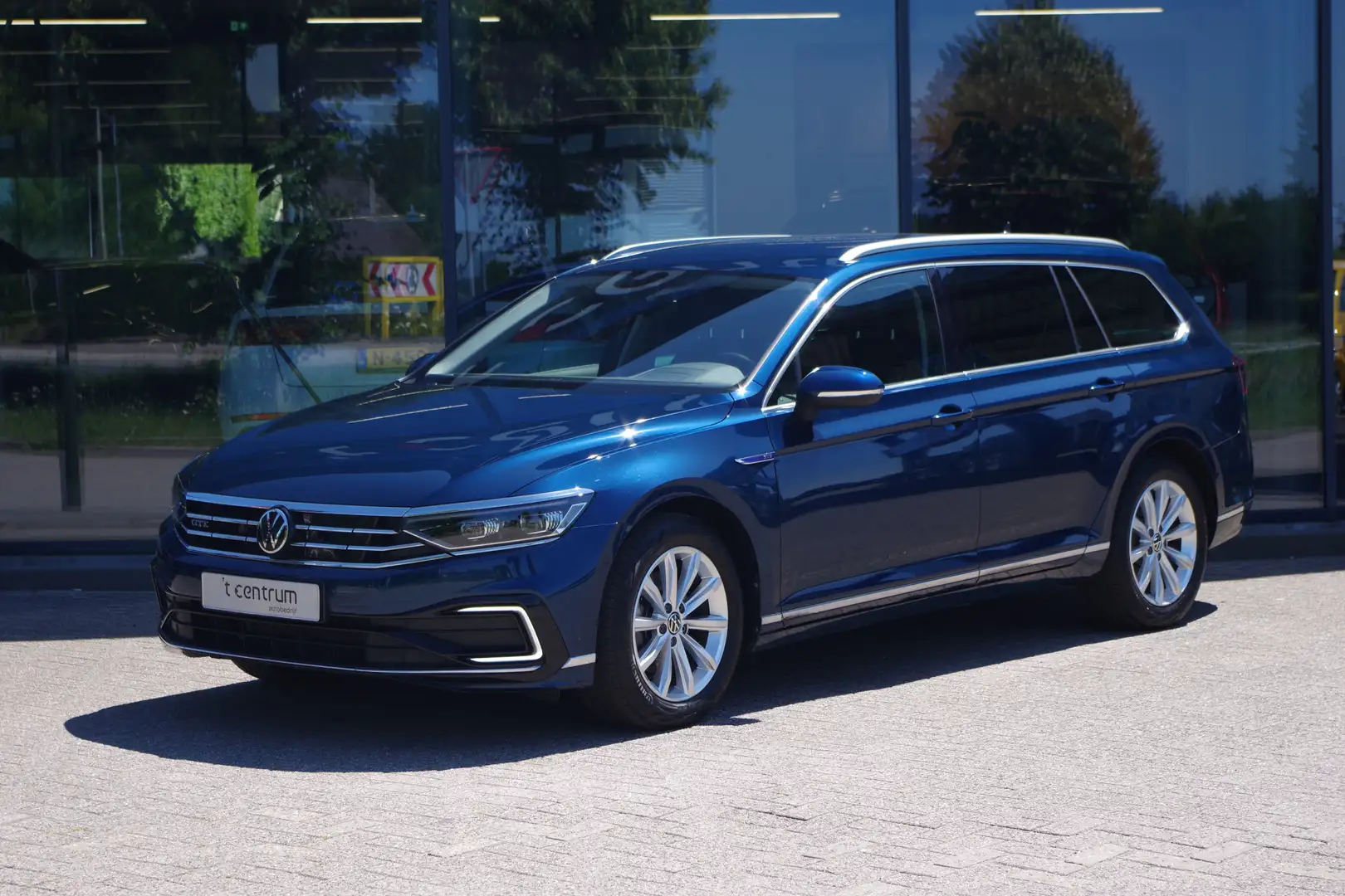 Volkswagen Passat Variant 1.4 TSI 218 PK PHEV GTE Business, Head-Up, Matrix Blauw - 1