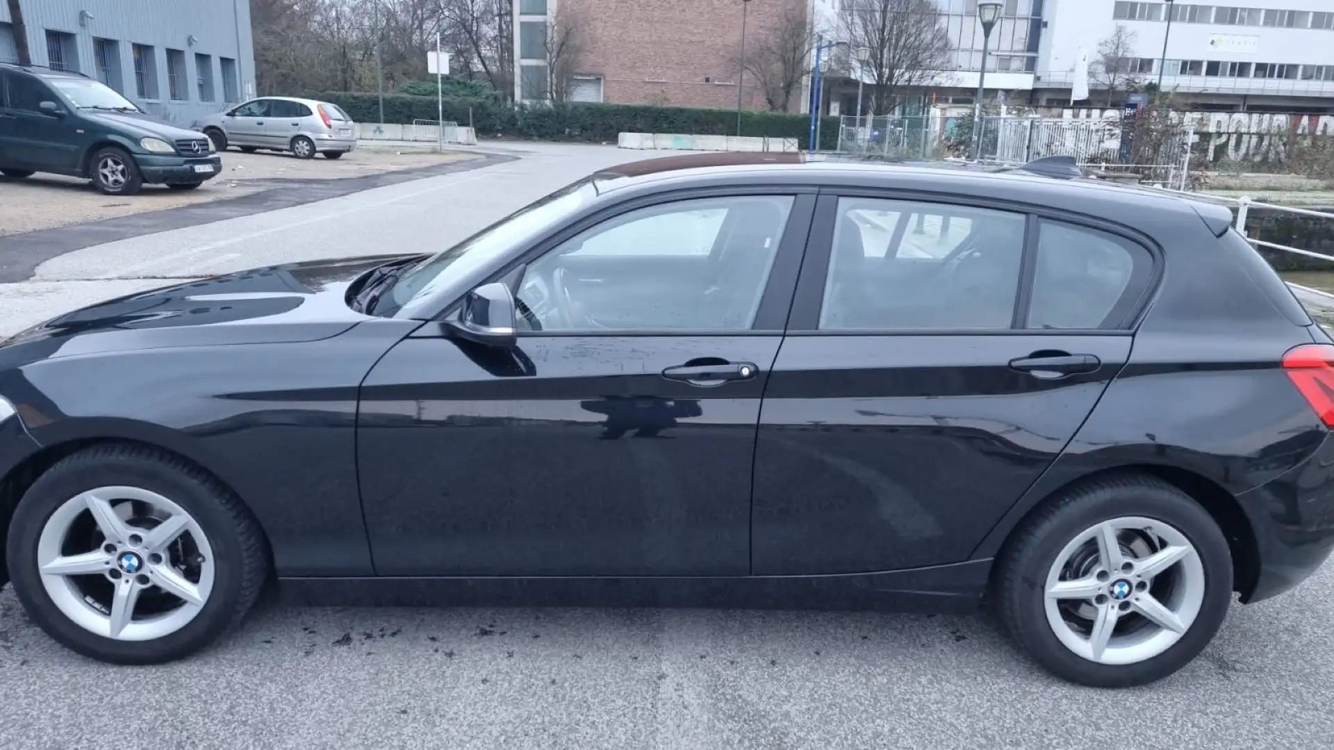 BMW 116 JOY Edition (EU6d-TEMP) Negro - 2