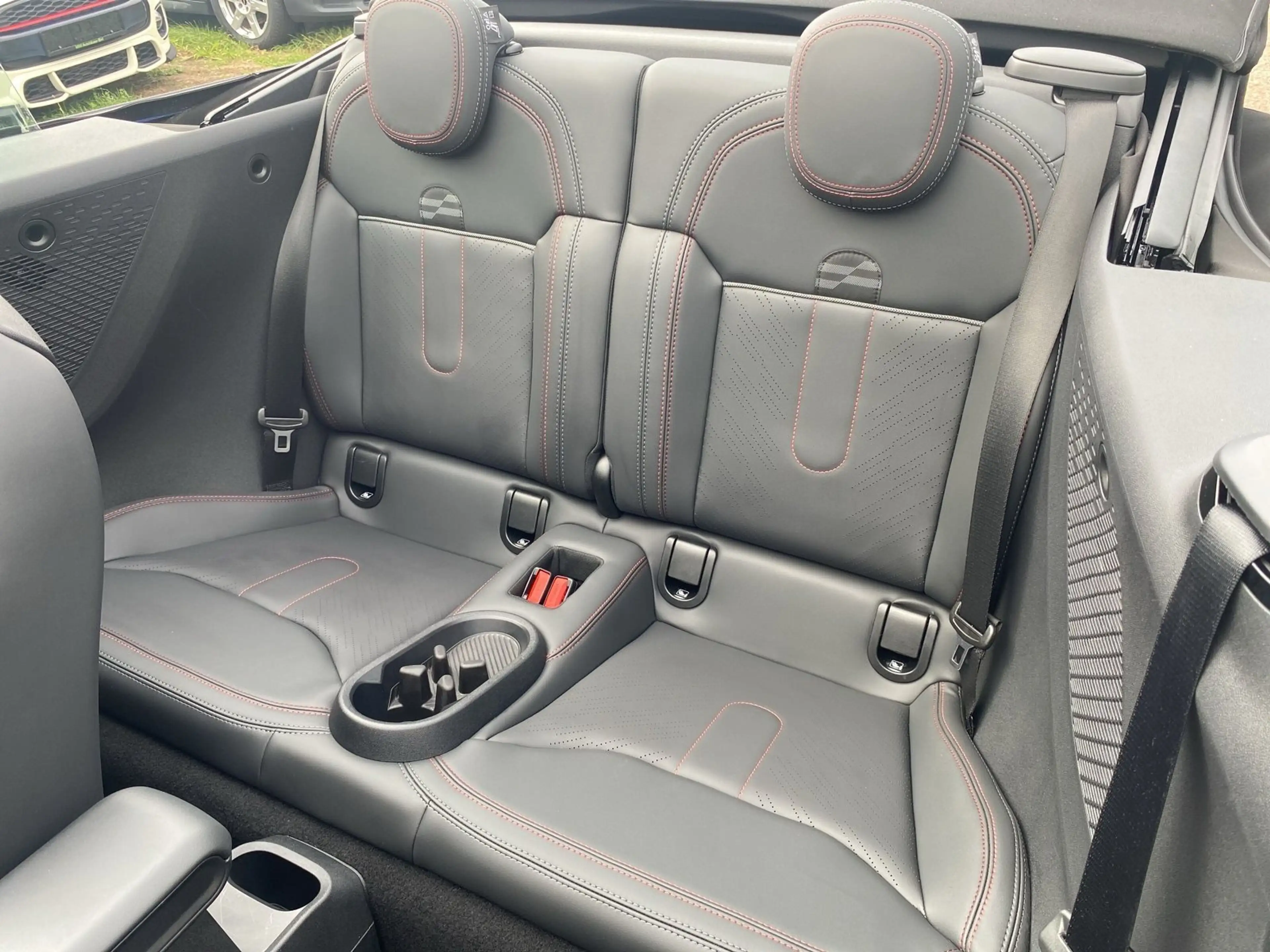 MINI Cooper C Cabrio Cooper C JCW Trim HUD HK HiFi Paket M Kamera Navi — photo 12