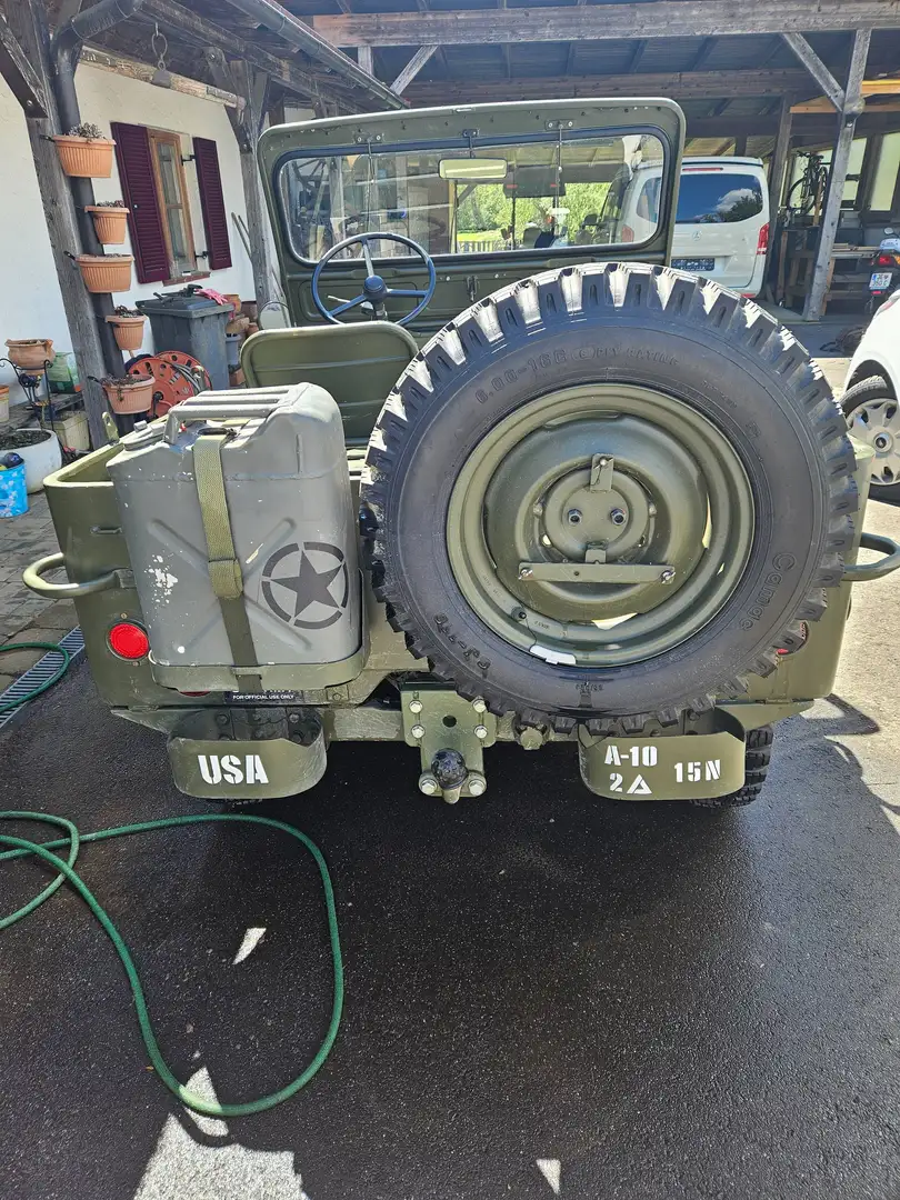 Oldtimer Willys Grün - 2