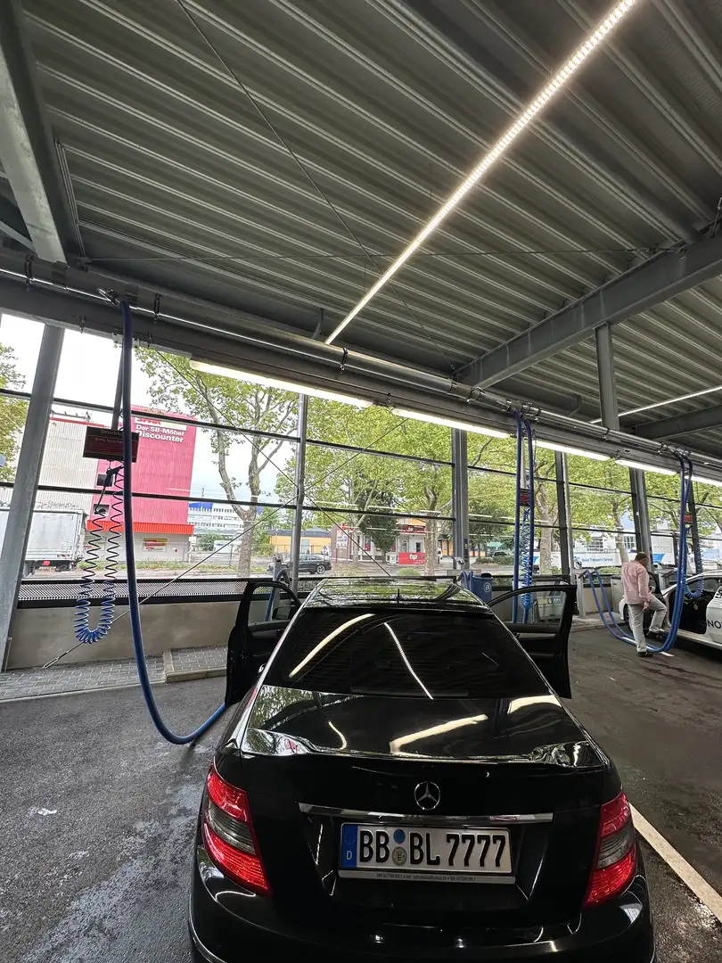 Mercedes-Benz C 180 Kompressor BlueEFFICIENCY Special Edition Чорний - 2