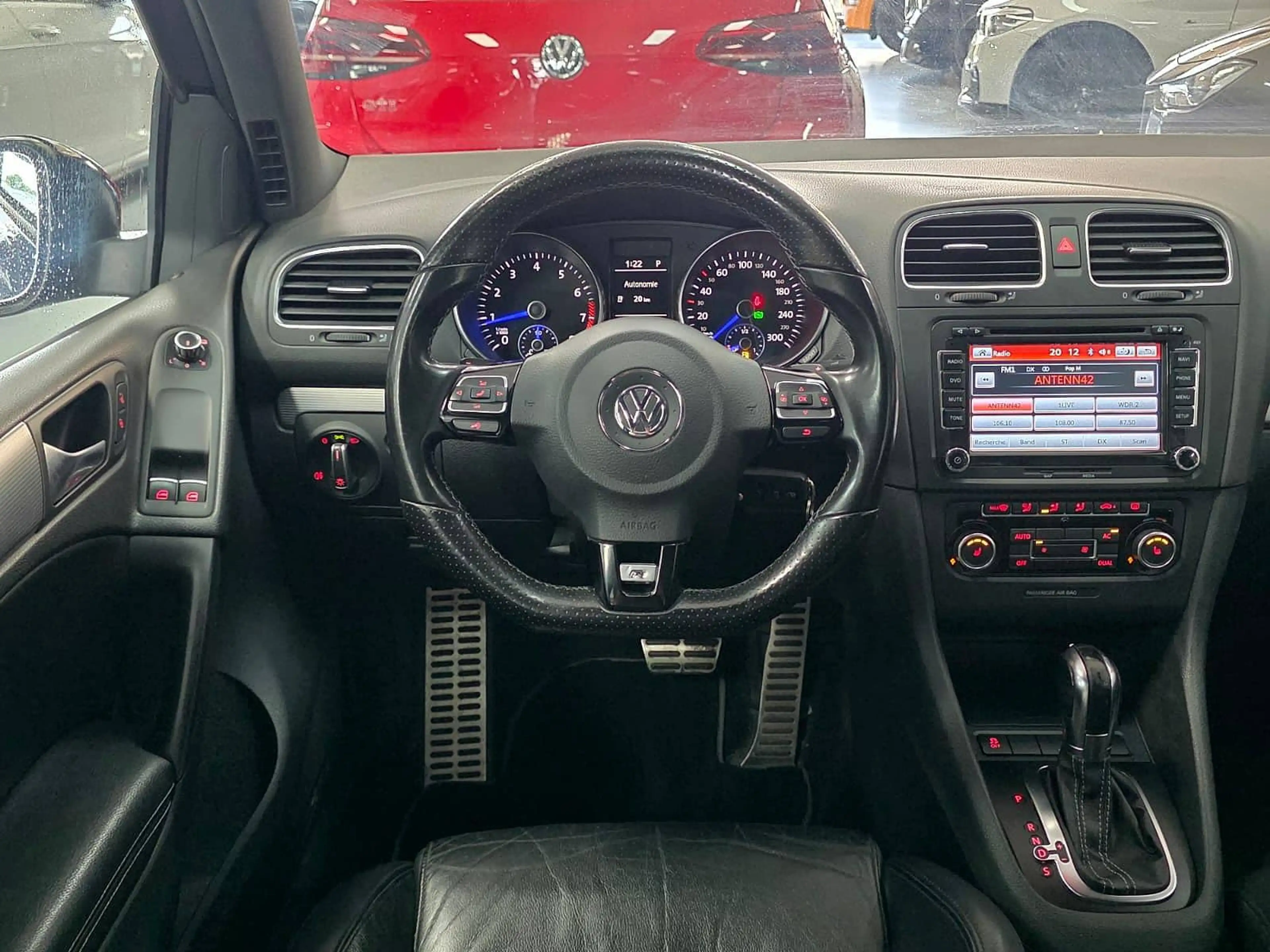 Volkswagen Golf R 2.0 TSI 4motion DSG6 / BI-XENON / NAVI / PDC / CLIMTRONIC / UNIQUE ! — photo 12