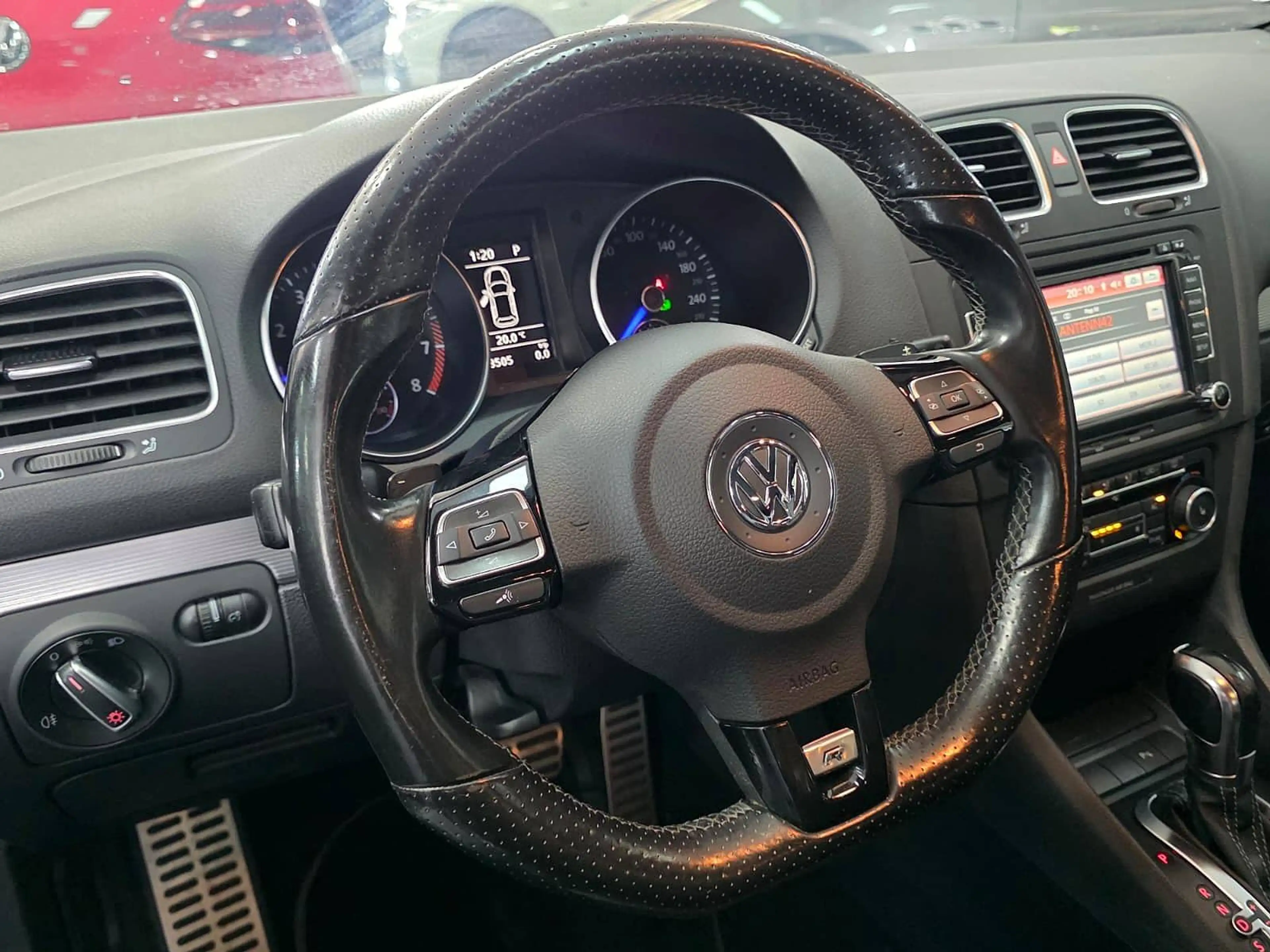 Volkswagen Golf R 2.0 TSI 4motion DSG6 / BI-XENON / NAVI / PDC / CLIMTRONIC / UNIQUE ! — photo 6