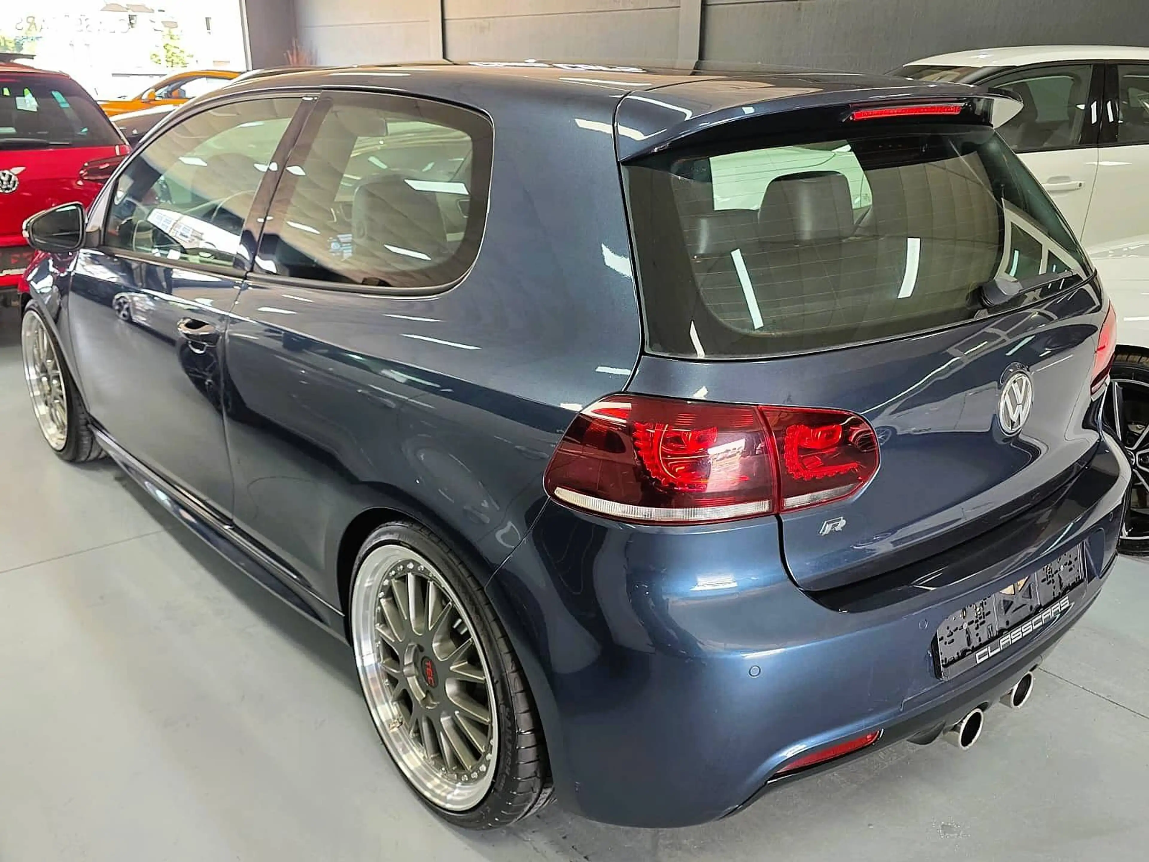 Volkswagen Golf R 2.0 TSI 4motion DSG6 / BI-XENON / NAVI / PDC / CLIMTRONIC / UNIQUE ! — photo 4