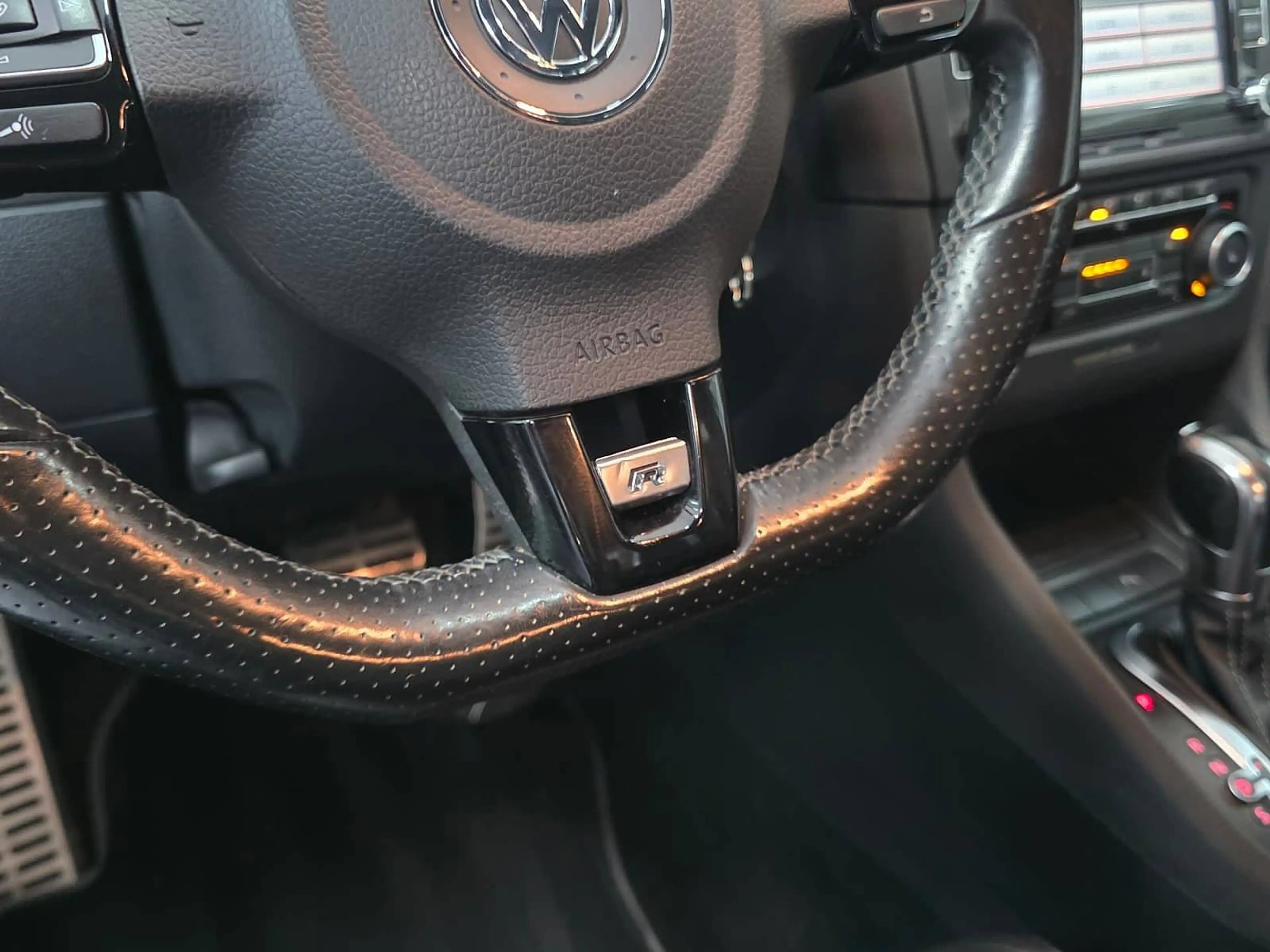 Volkswagen Golf R 2.0 TSI 4motion DSG6 / BI-XENON / NAVI / PDC / CLIMTRONIC / UNIQUE ! — photo 7