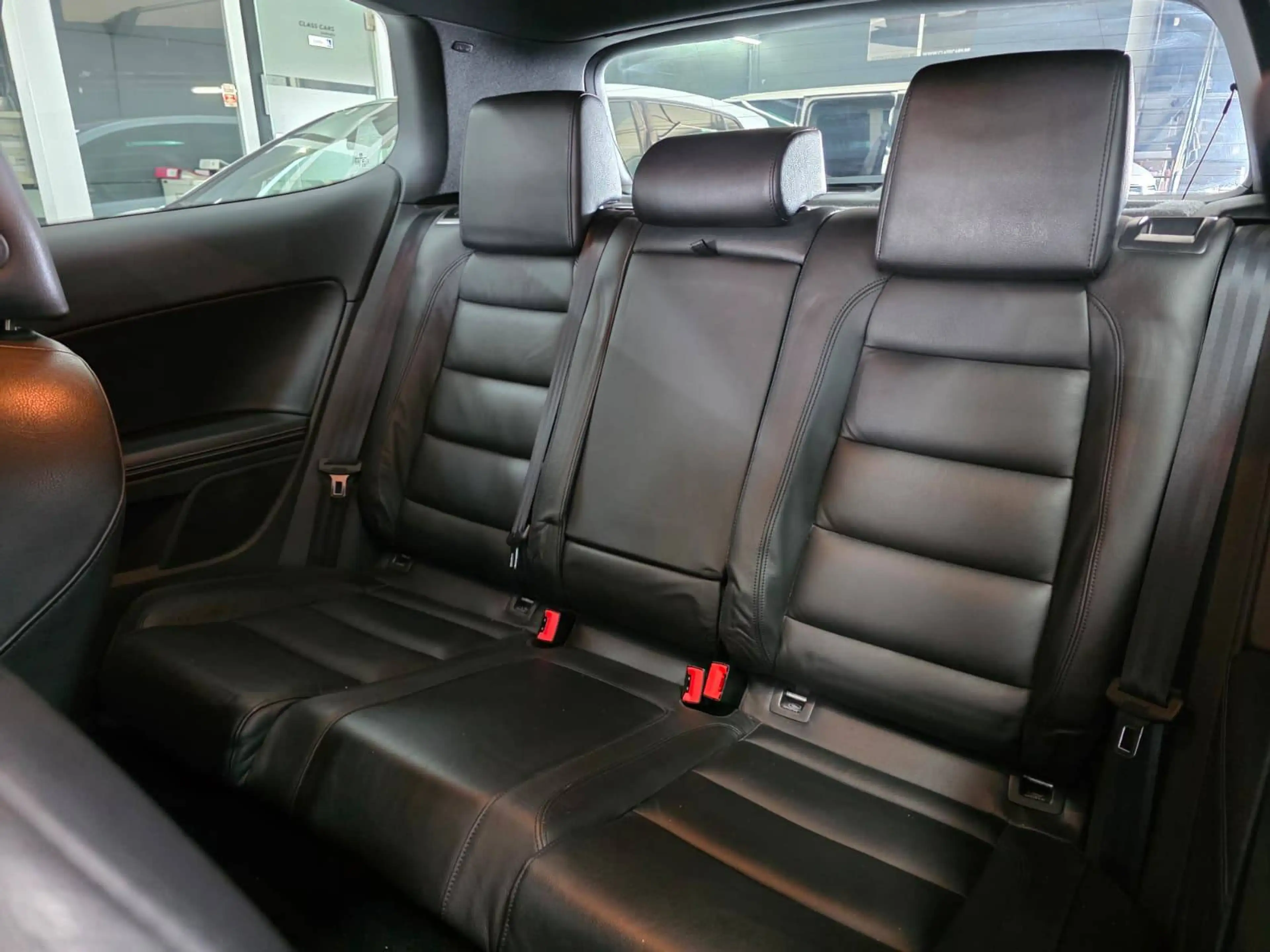 Volkswagen Golf R 2.0 TSI 4motion DSG6 / BI-XENON / NAVI / PDC / CLIMTRONIC / UNIQUE ! — photo 10