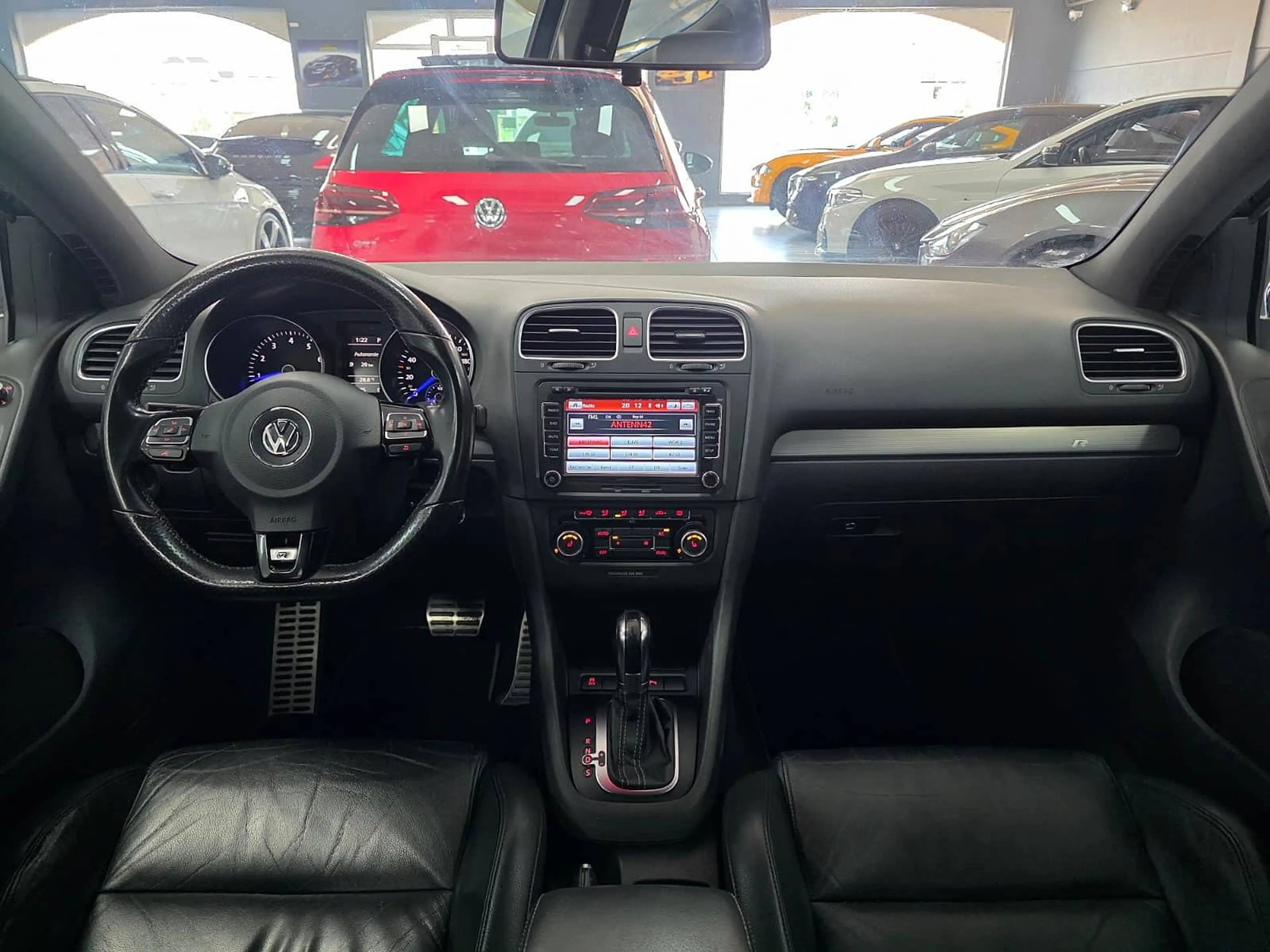 Volkswagen Golf R 2.0 TSI 4motion DSG6 / BI-XENON / NAVI / PDC / CLIMTRONIC / UNIQUE ! — photo 11