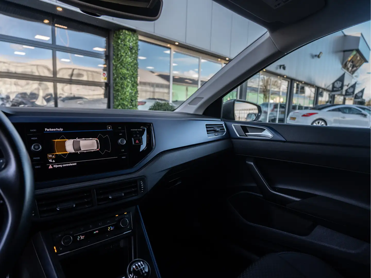 Volkswagen Polo 1.0 TSI United | Clima | Winterpack | Carplay | Gris - 2