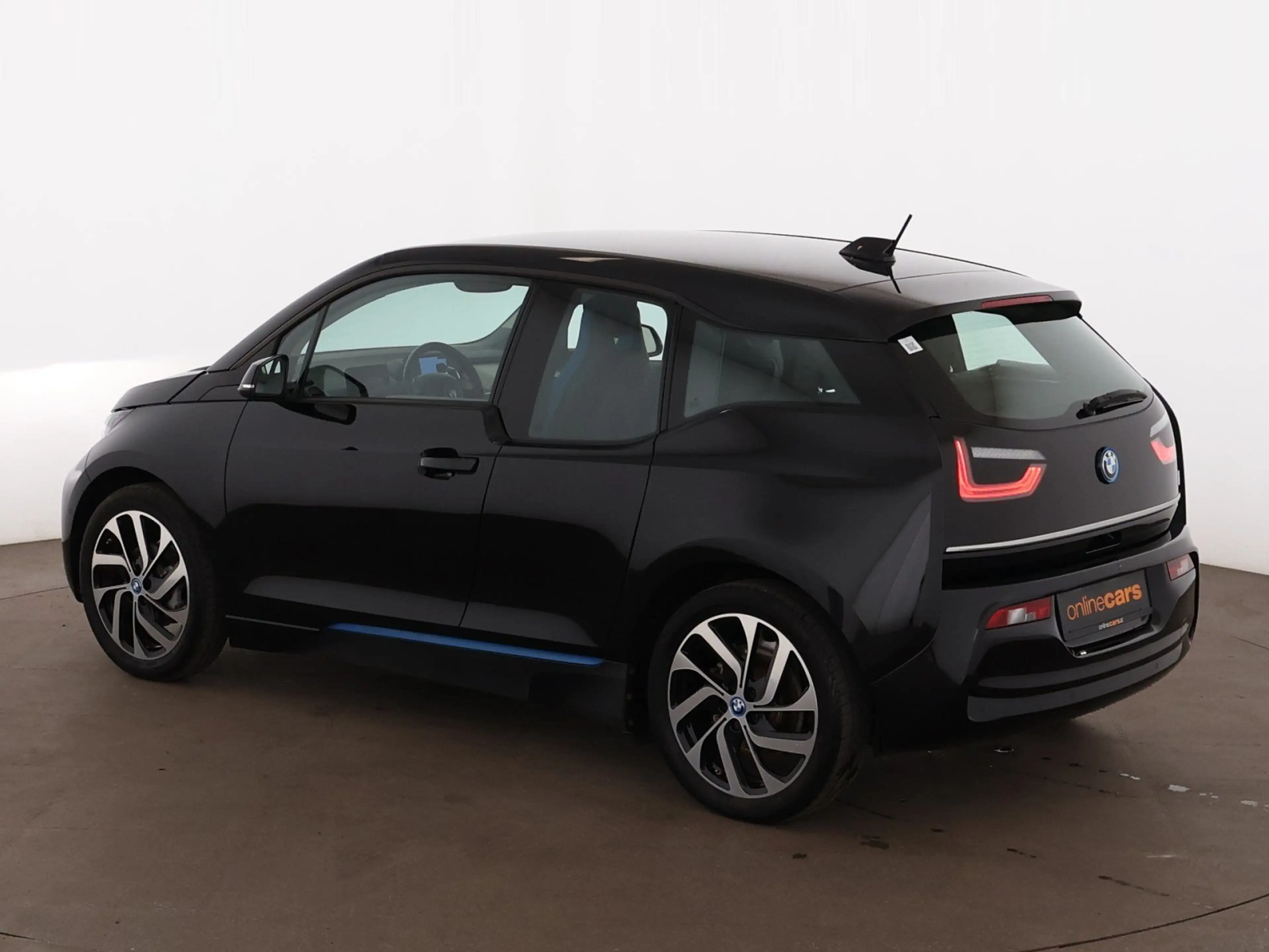BMW i3 42kWh Aut LED WAERMEPUMPE NAVI SITZHZG R-CAM — photo 6