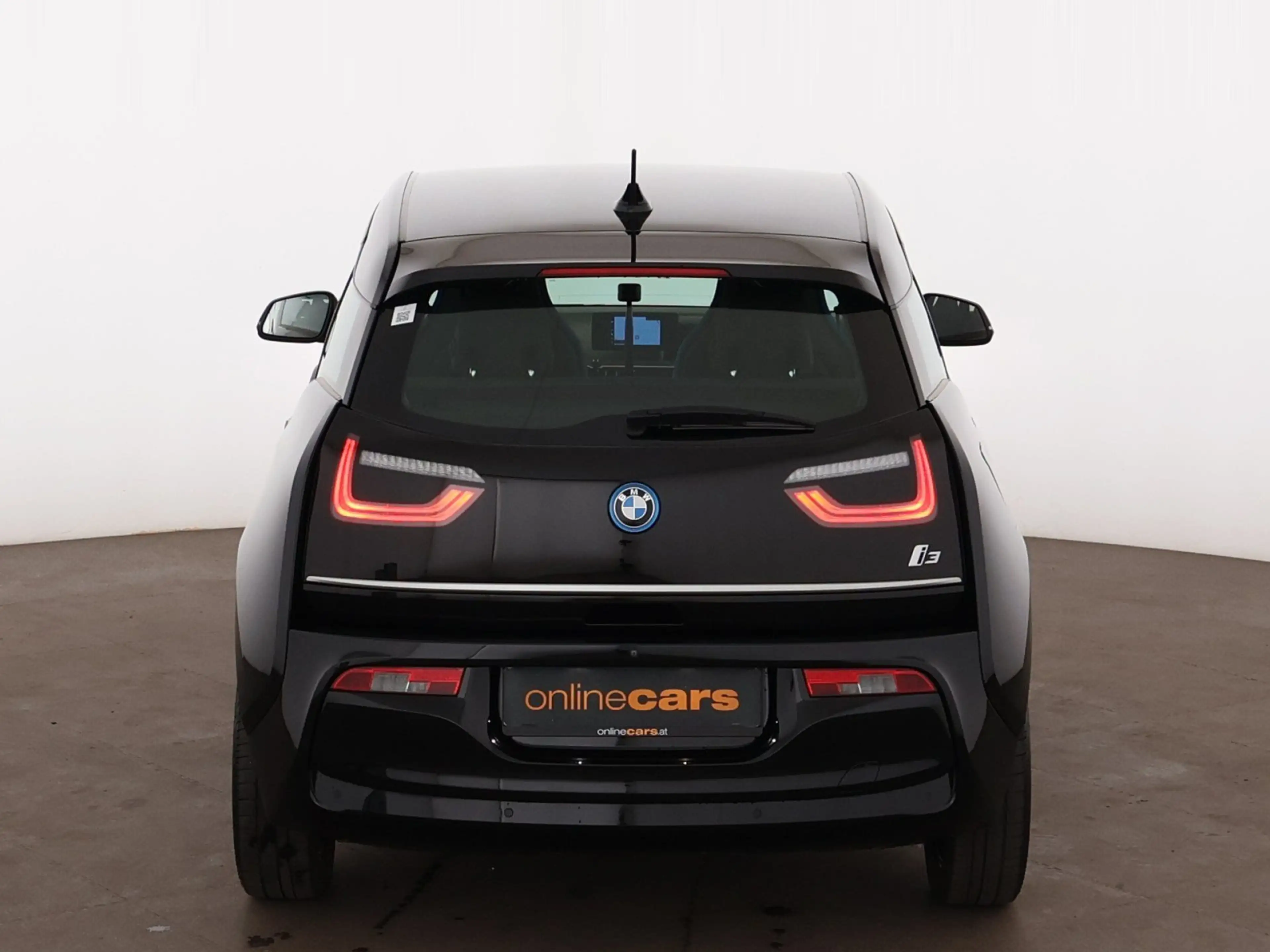 BMW i3 42kWh Aut LED WAERMEPUMPE NAVI SITZHZG R-CAM — photo 7