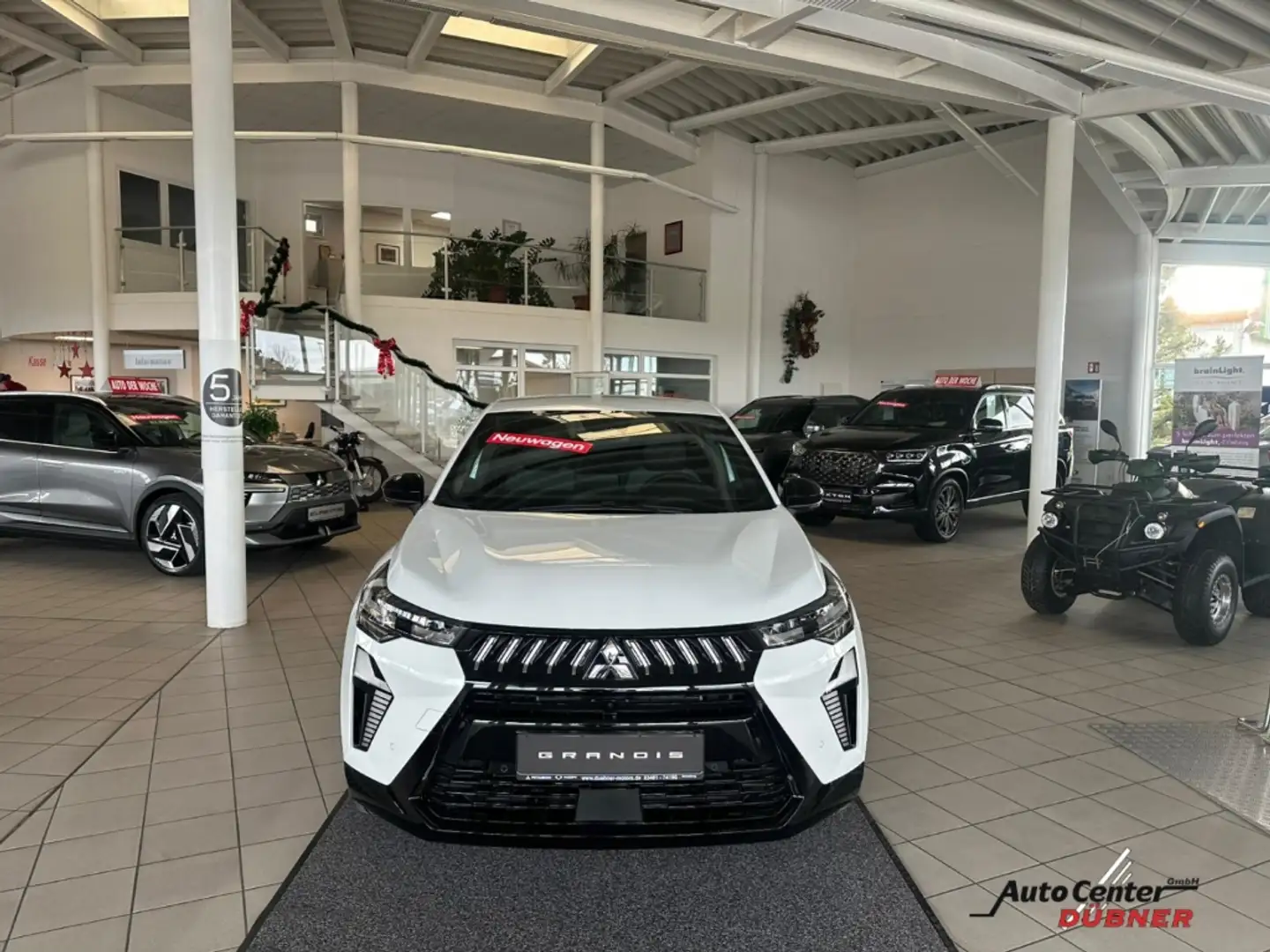 Mitsubishi Grandis 1.8 HEV 116 kW Intro Edition Weiß - 2