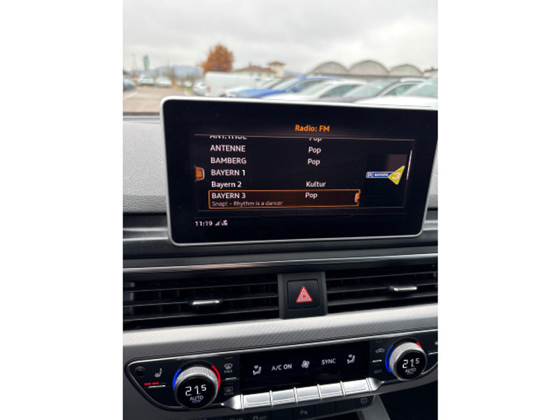 Audi A4 45 TDI QU S-Line — photo 6