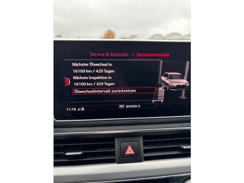 Audi A4 45 TDI QU S-Line — photo 8