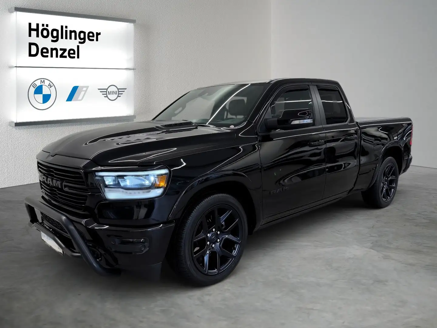 Dodge RAM 1500 Laie Crew Cab Schwarz - 2