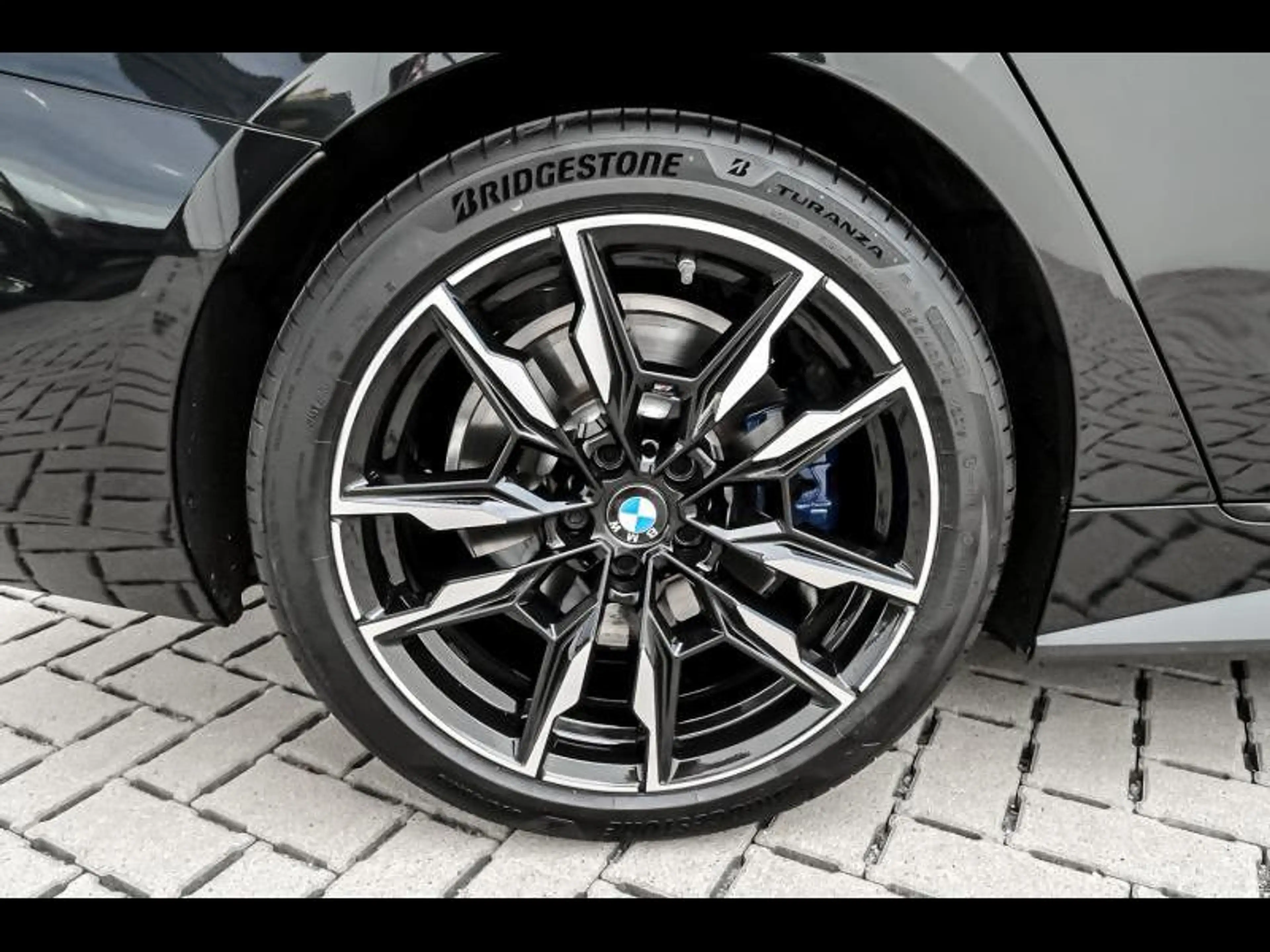 BMW i4 Gran Coupé — photo 8