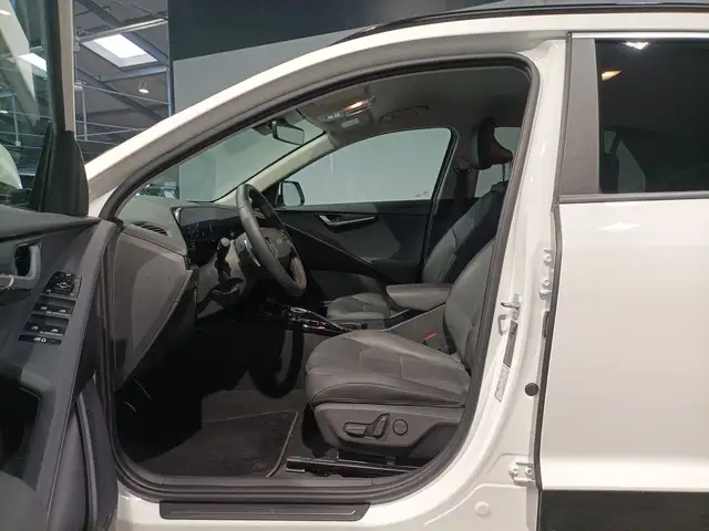 Kia E-Niro view 8