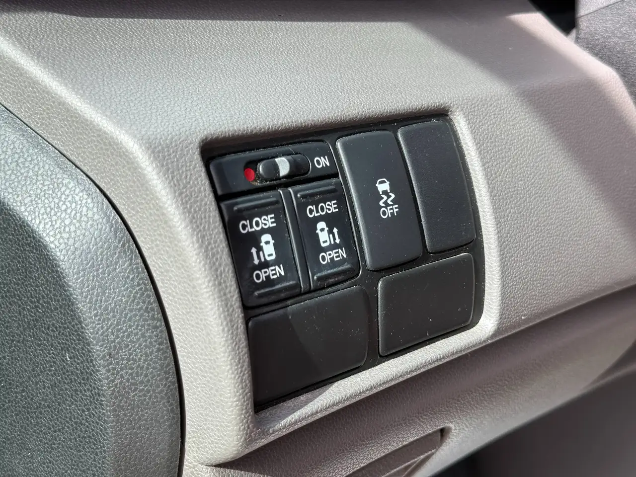 Honda Odyssey снимка Honda Odyssey