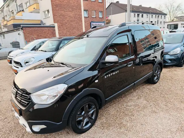 Dacia Dokker Stepway Celebration+Scheckheft+1 Hand