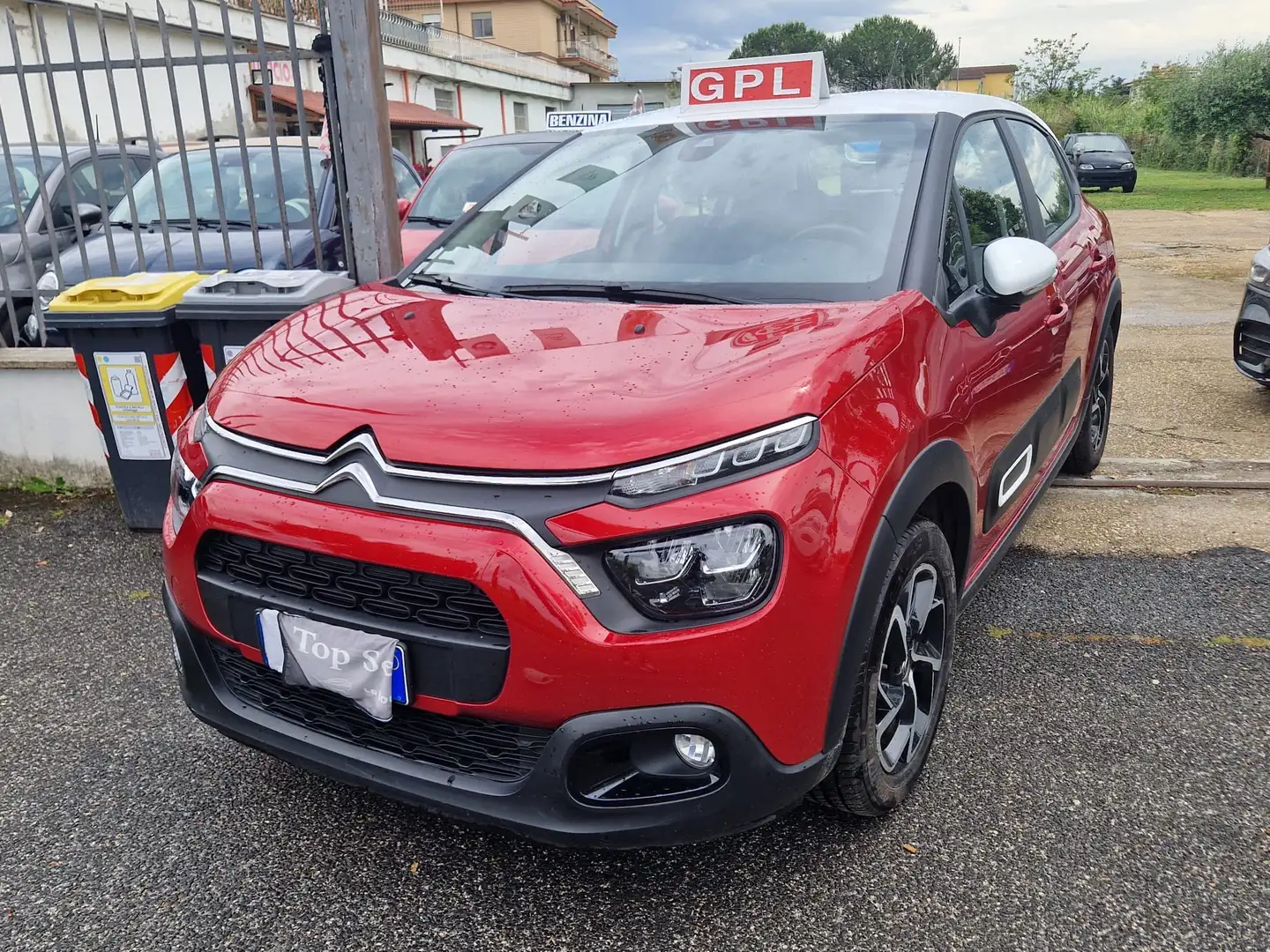 Citroen C3 1.2  Shine km 4.500 come nuova G.P.L FULL LED Rosso - 1