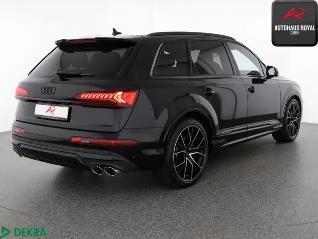 Audi SQ7 view 5