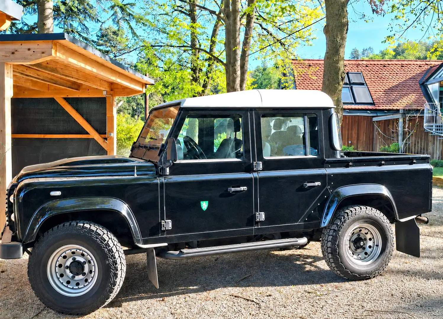 Land Rover Defender Defender 110" DCPU E 2,2 DCPU E Schwarz - 1