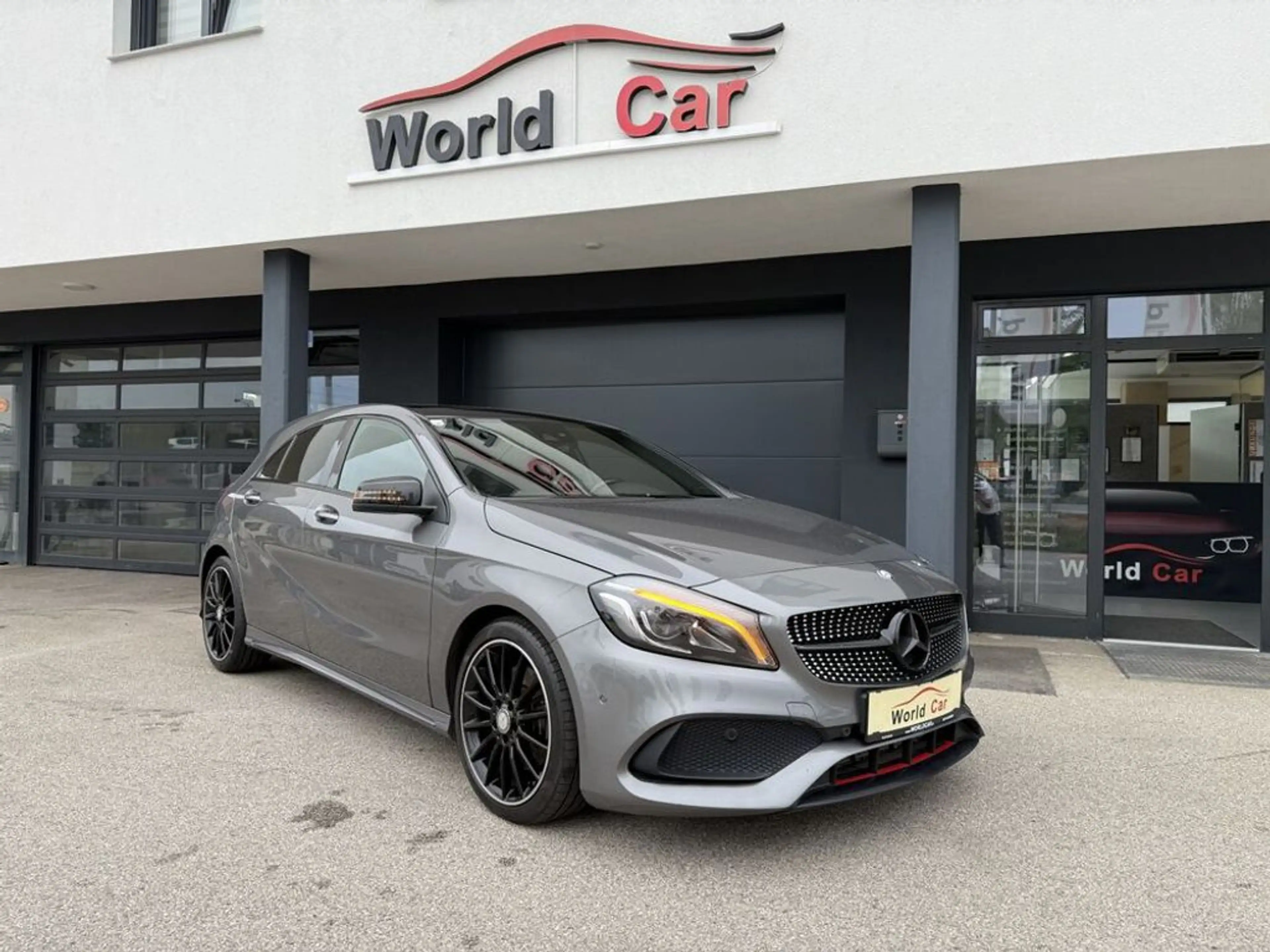 Mercedes-Benz A 220 d Aut. AMG Line/18''/Pano — photo 3