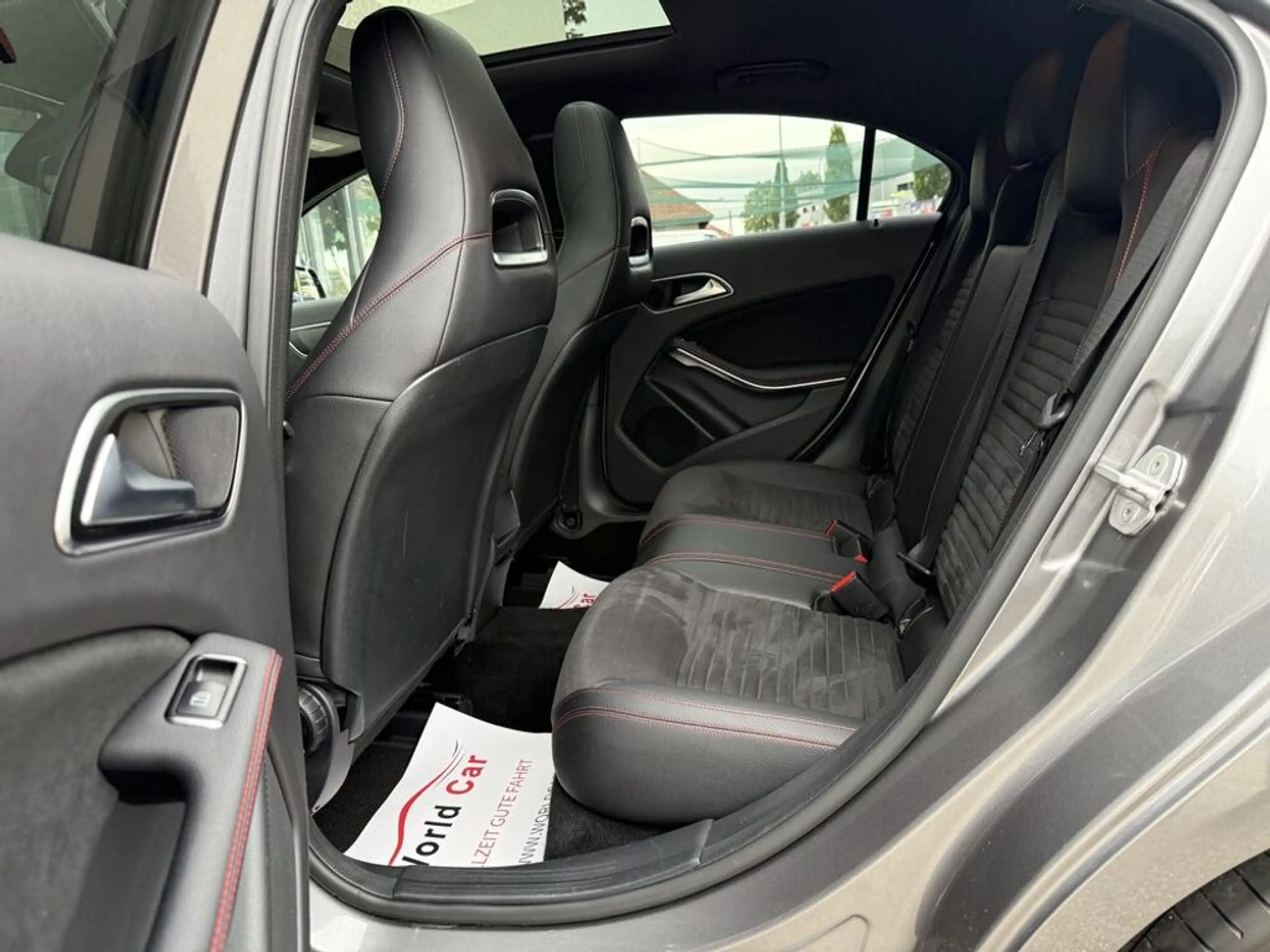 Mercedes-Benz A 220 d Aut. AMG Line/18''/Pano — photo 15