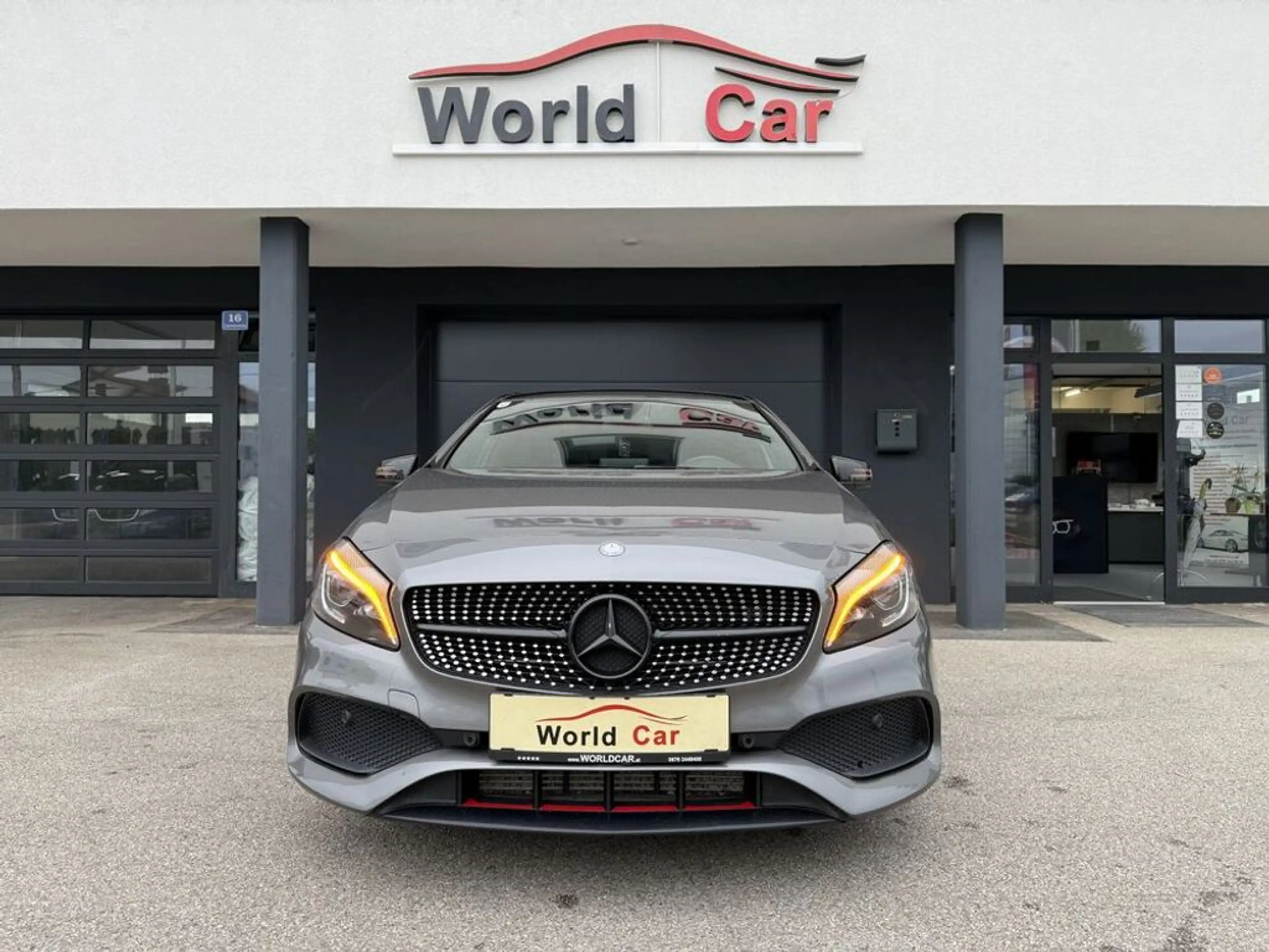 Mercedes-Benz A 220 d Aut. AMG Line/18''/Pano — photo 2