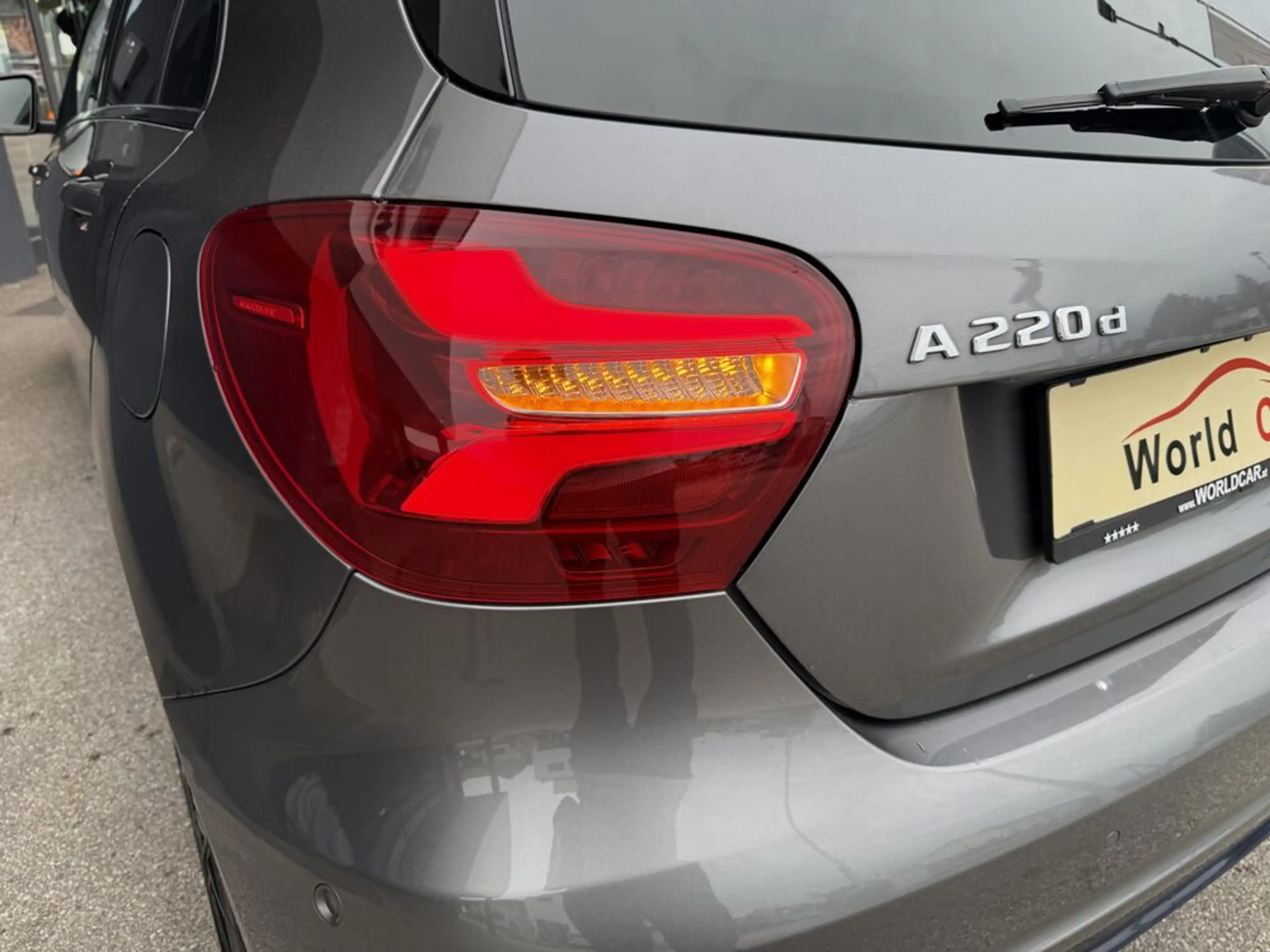 Mercedes-Benz A 220 d Aut. AMG Line/18''/Pano — photo 7
