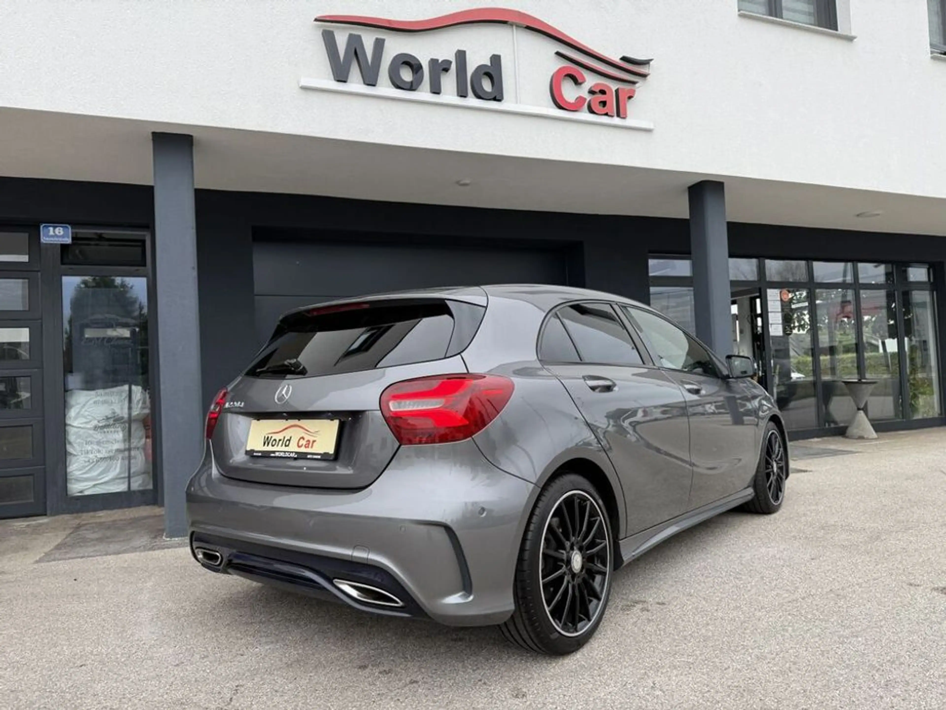Mercedes-Benz A 220 d Aut. AMG Line/18''/Pano — photo 10