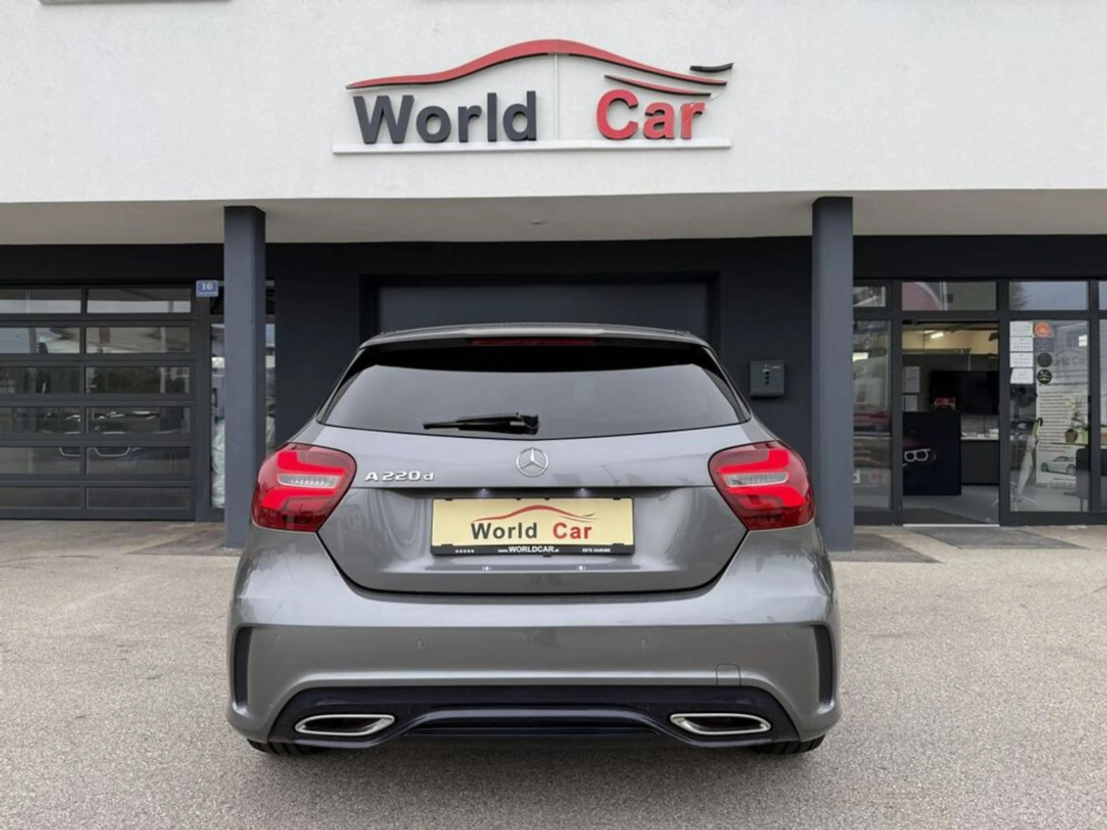 Mercedes-Benz A 220 d Aut. AMG Line/18''/Pano — photo 9