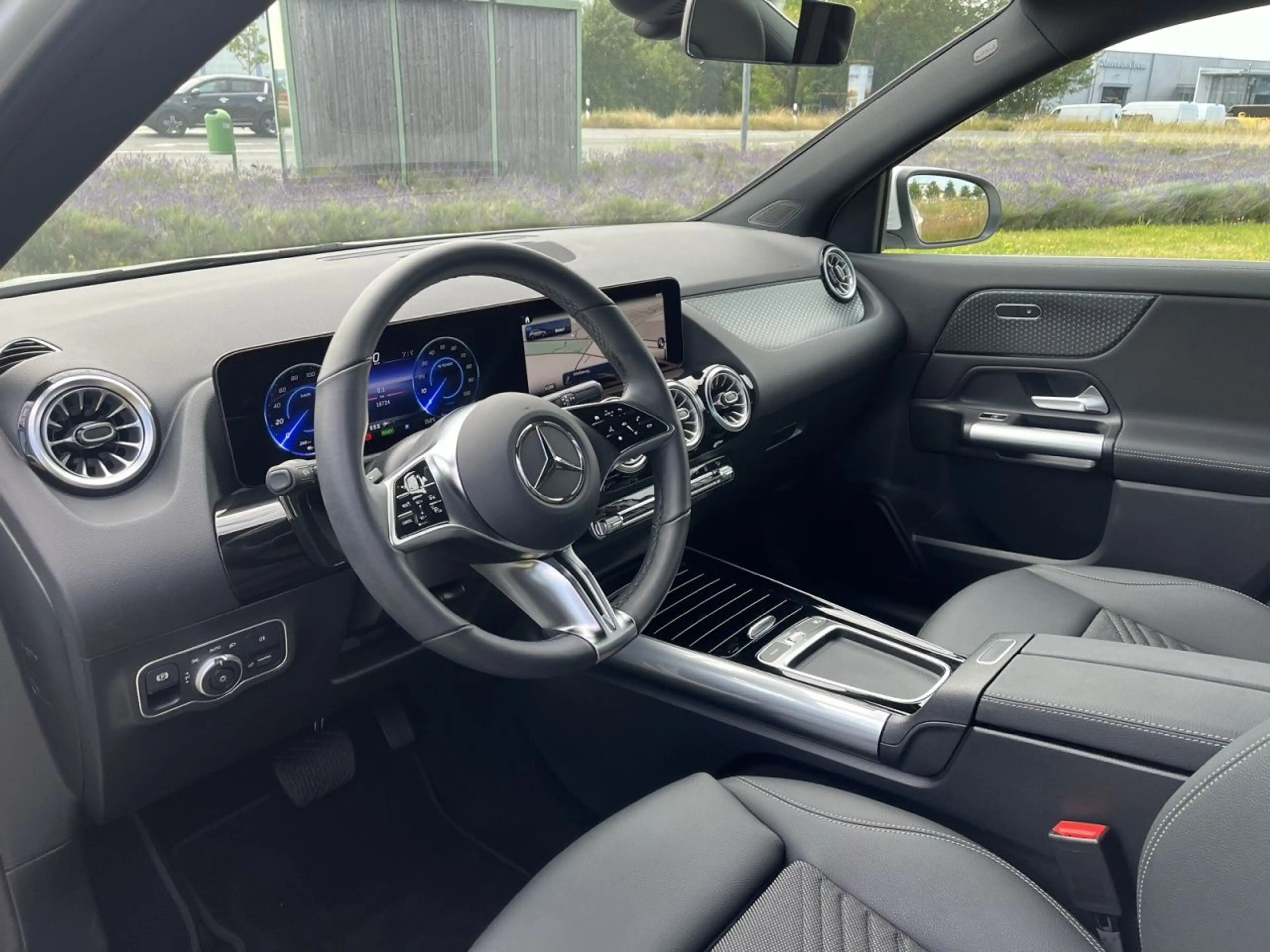 Mercedes-Benz EQA 250+ PROGRESSIVE+TOTW+AMBIENTE+ILS+DISTRONIC — photo 10