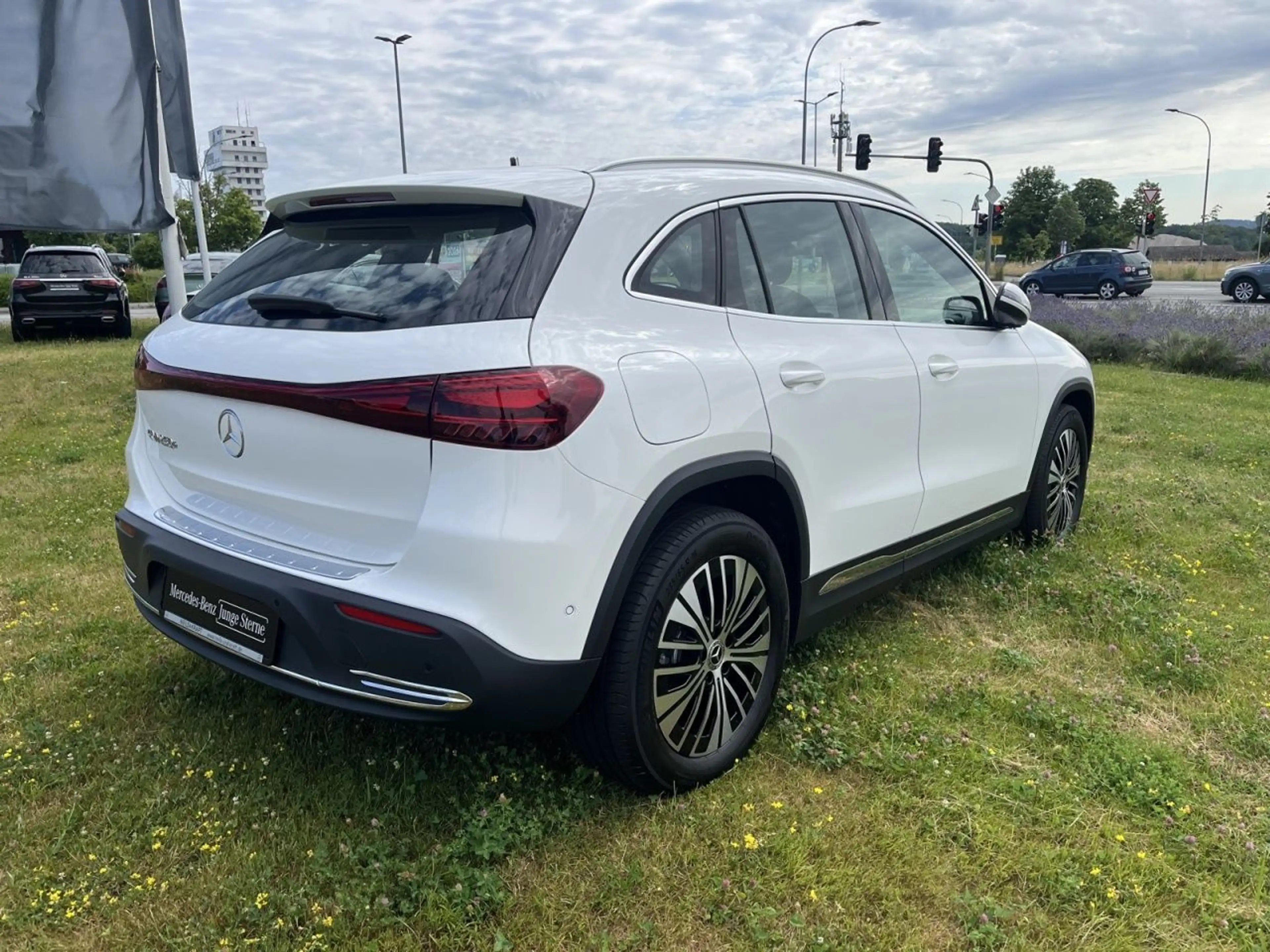 Mercedes-Benz EQA 250+ PROGRESSIVE+TOTW+AMBIENTE+ILS+DISTRONIC — photo 6