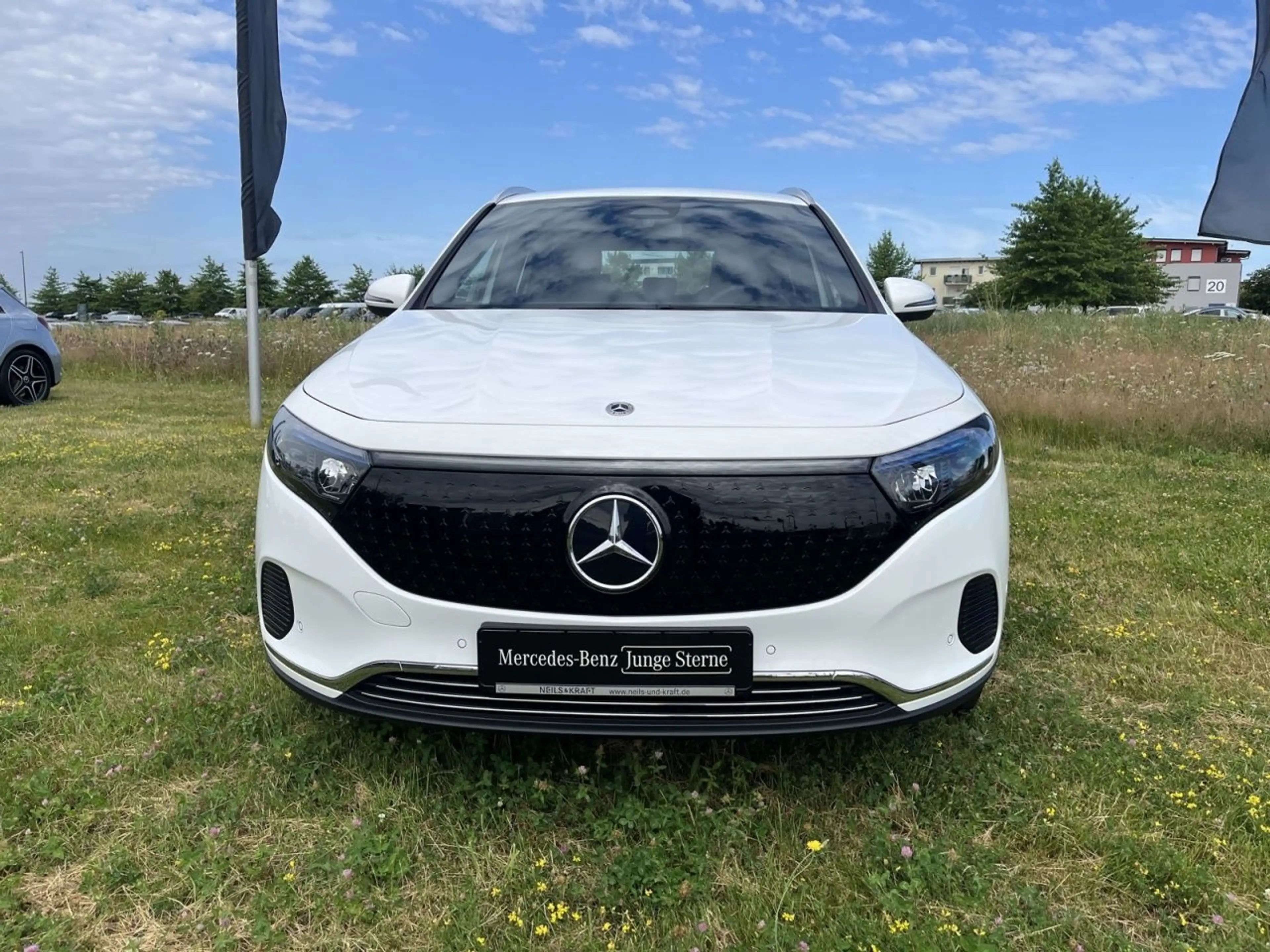 Mercedes-Benz EQA 250+ PROGRESSIVE+TOTW+AMBIENTE+ILS+DISTRONIC — photo 3